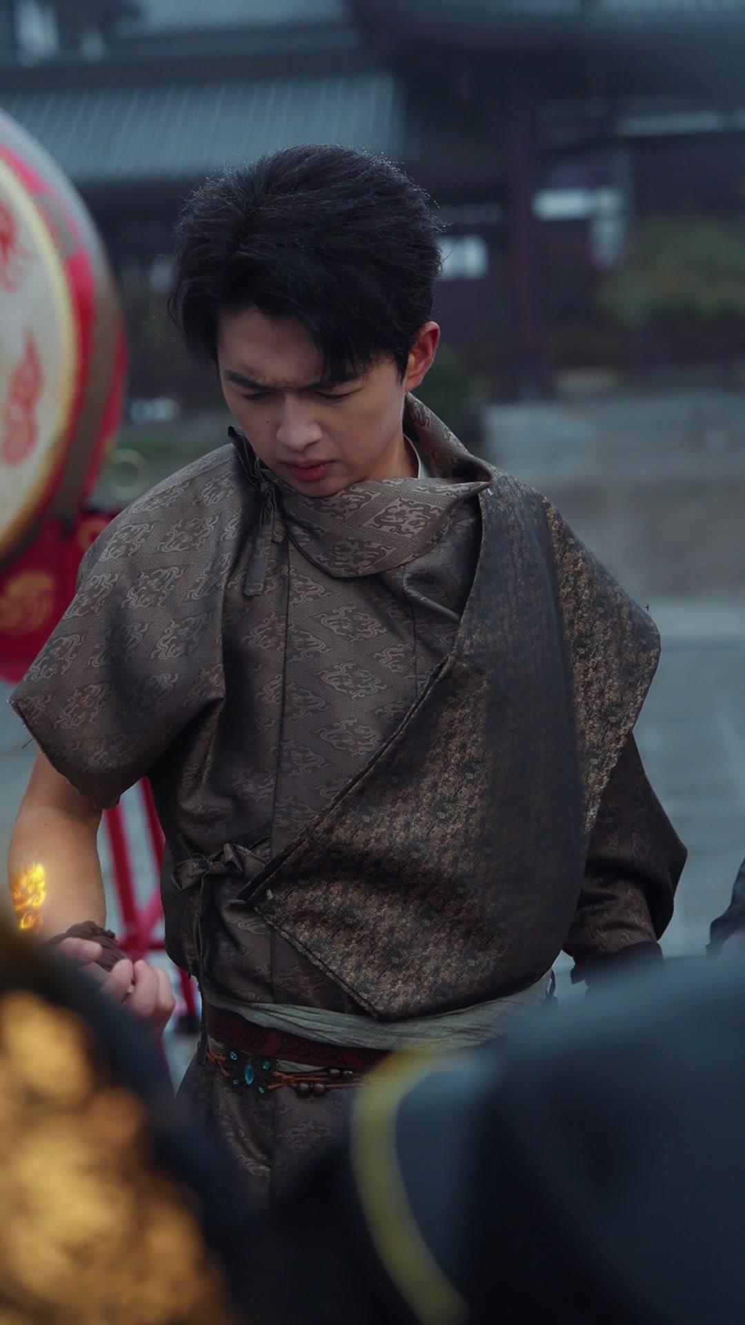 Dewa Bela Diri Turun Dunia