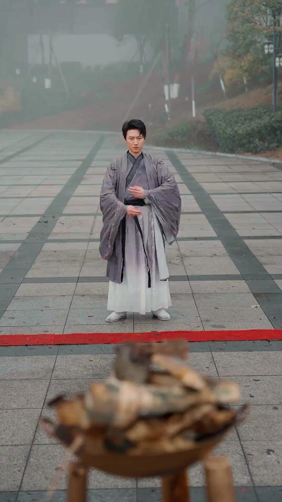 (Dubbed) Legendary Hero