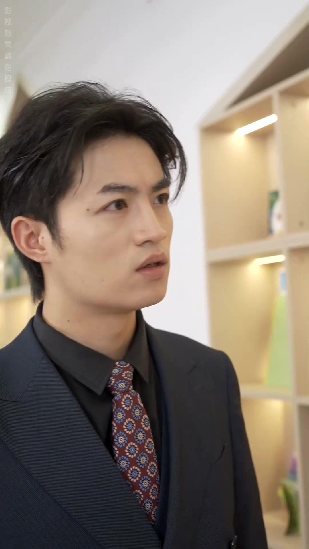 Genius Kecil: CEO Ibu Lari Hamil