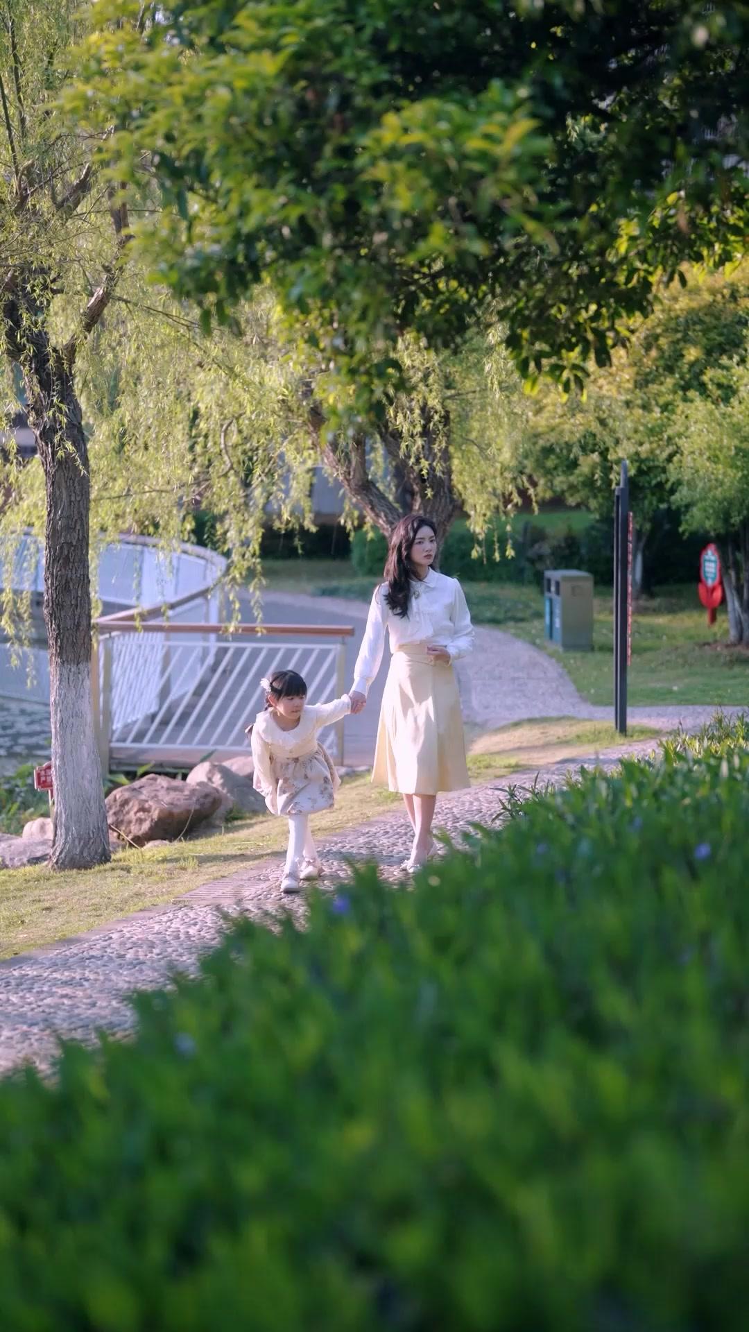 Baby's Revenge: Make Mommy a Queen!