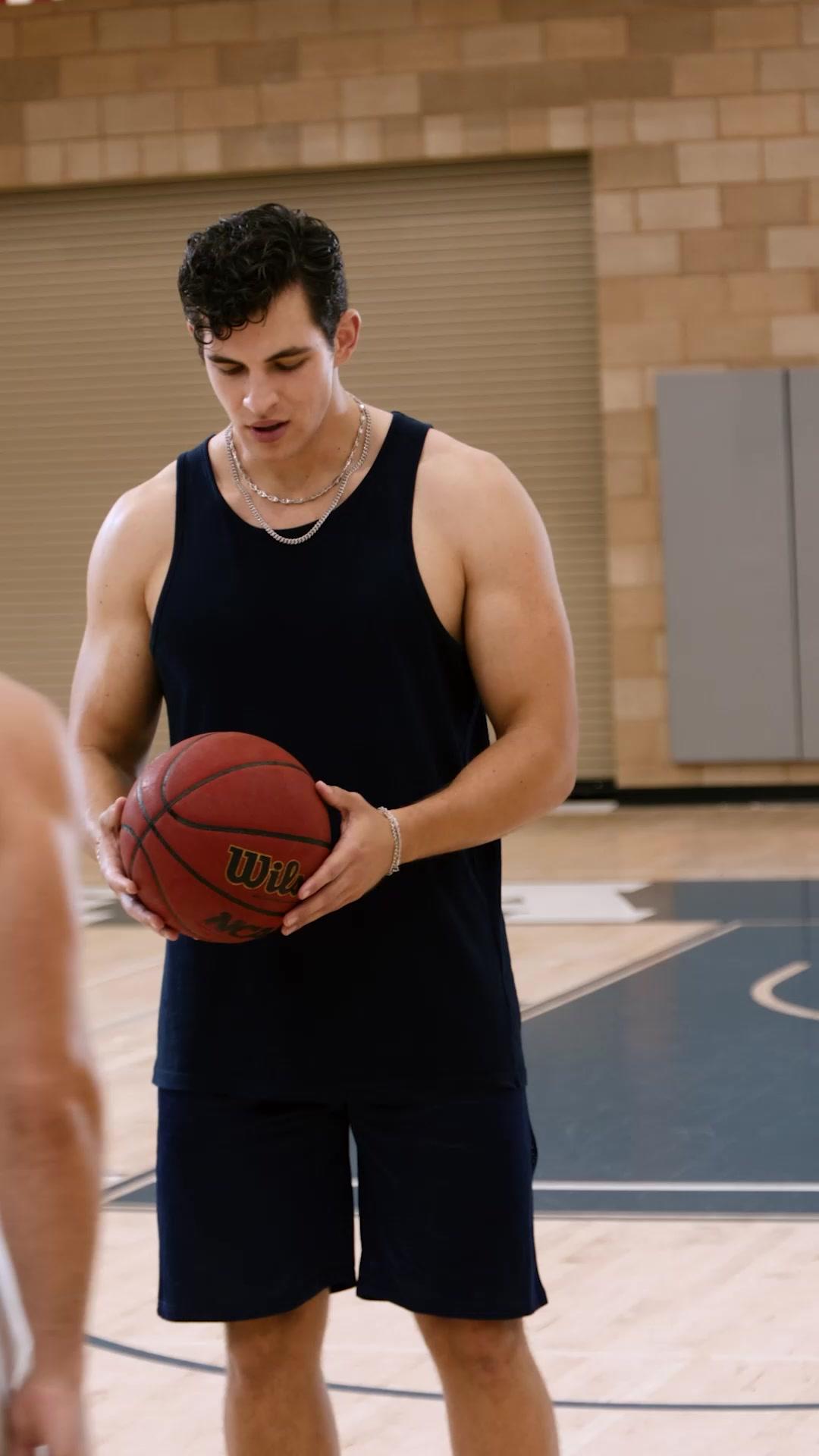 Terk Edilmiş Basketbol Tanrısı