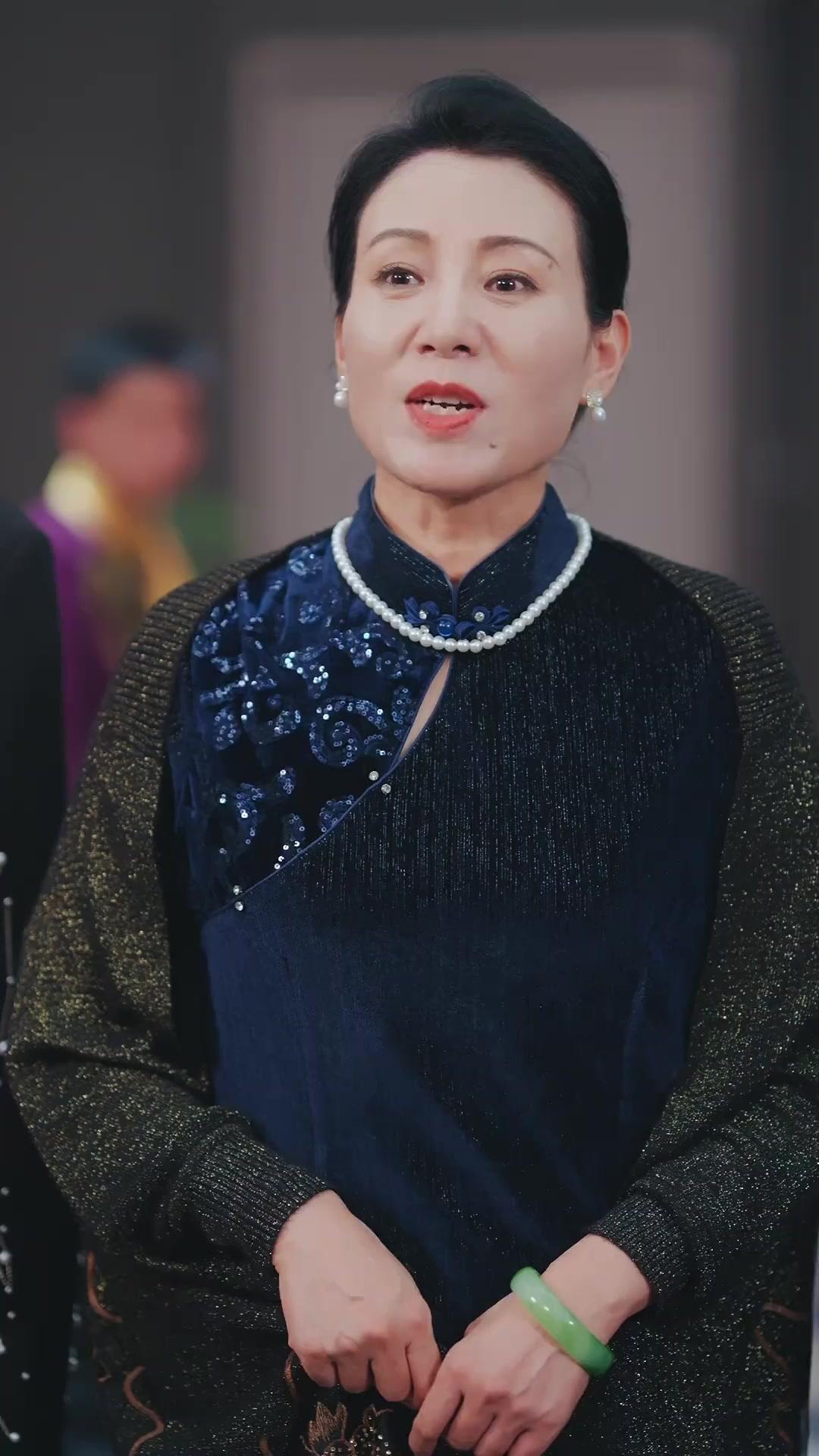 Baru Cerai, Malah Dekat Musuhnya