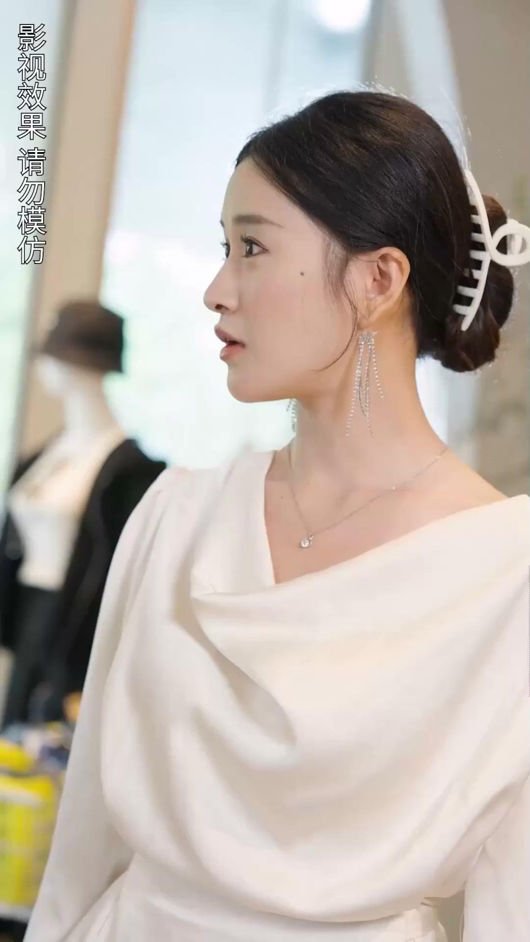 Pernikahan Palsu dengan Direktur Tercinta