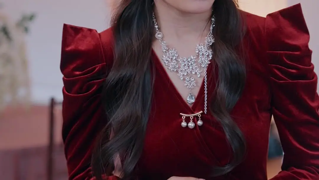 Giấc Mộng Hào Môn: Chiếc Dao Nhọn Và Bức Thư Bí Mật