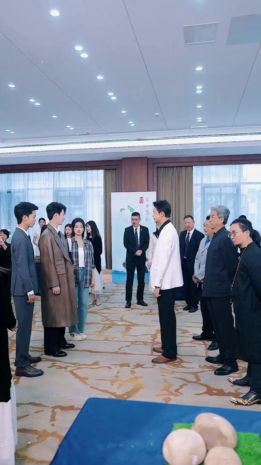 (Dublagem)O Galã Corre Atrás