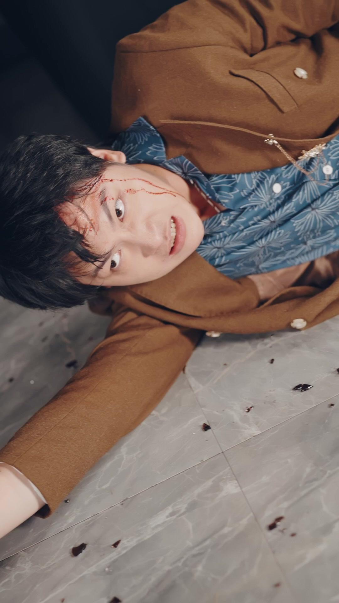 LE MAÎTRE DESCEND : JAMAIS GENDRE SOUMIS