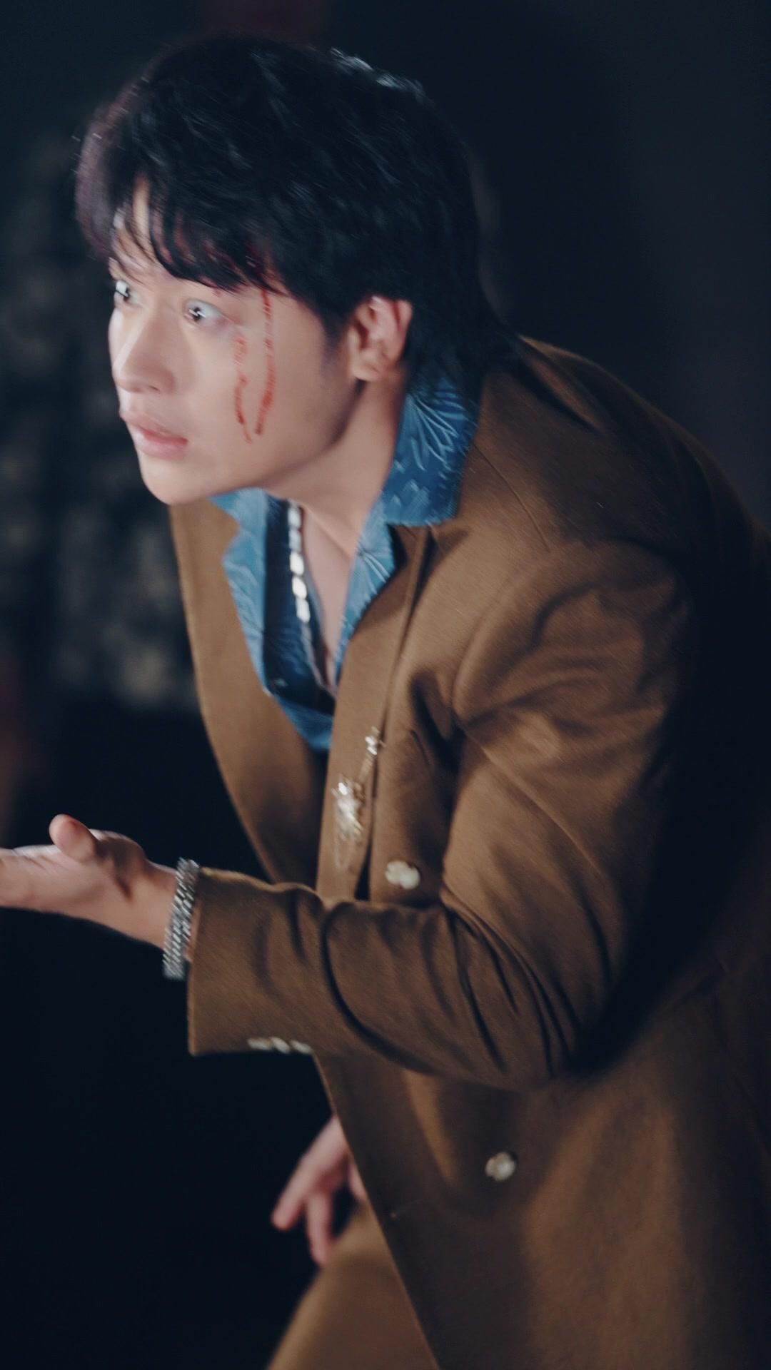 LE MAÎTRE DESCEND : JAMAIS GENDRE SOUMIS