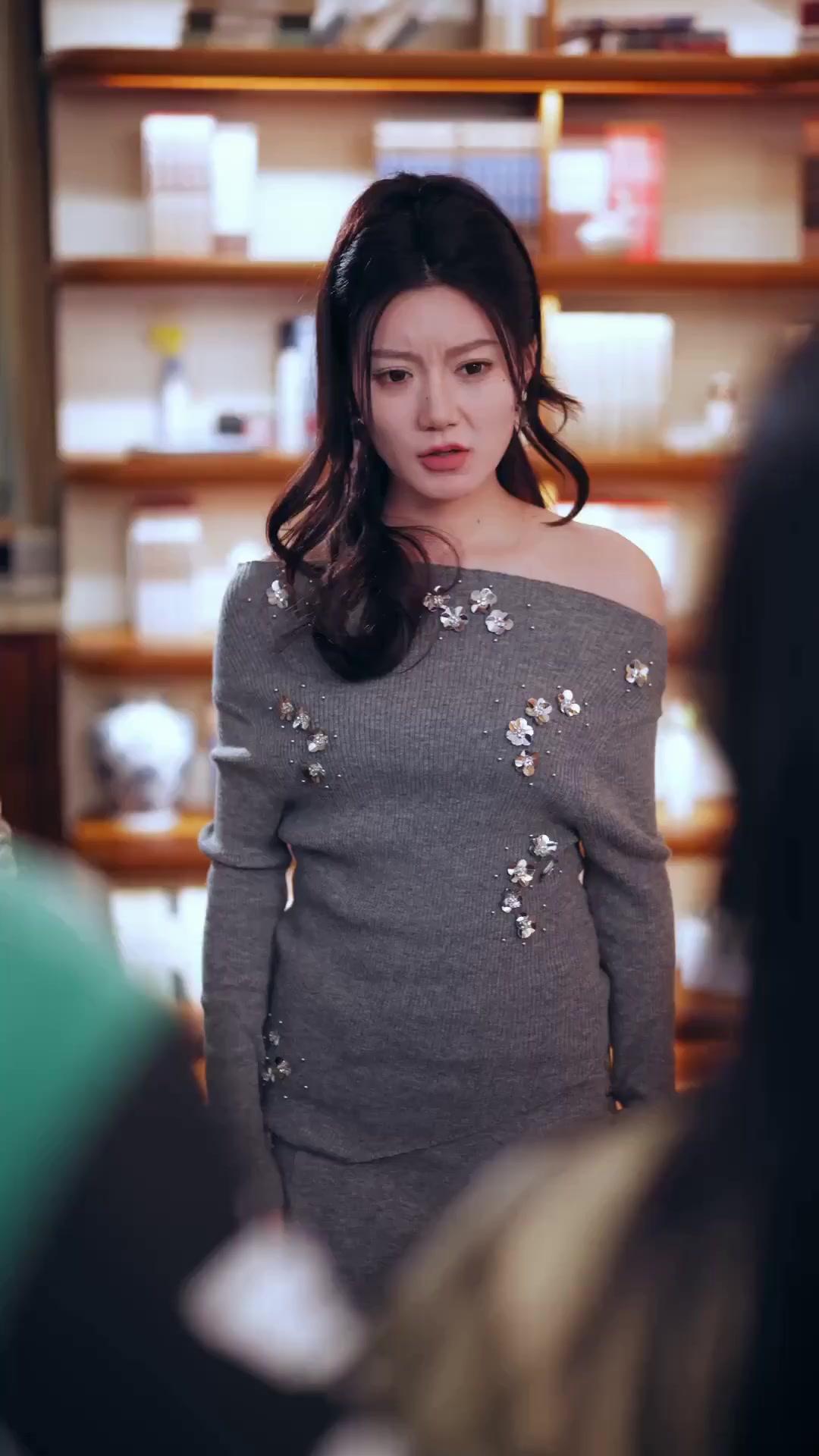 (더빙) 빙의 첫날, 약혼남 쟁탈전?