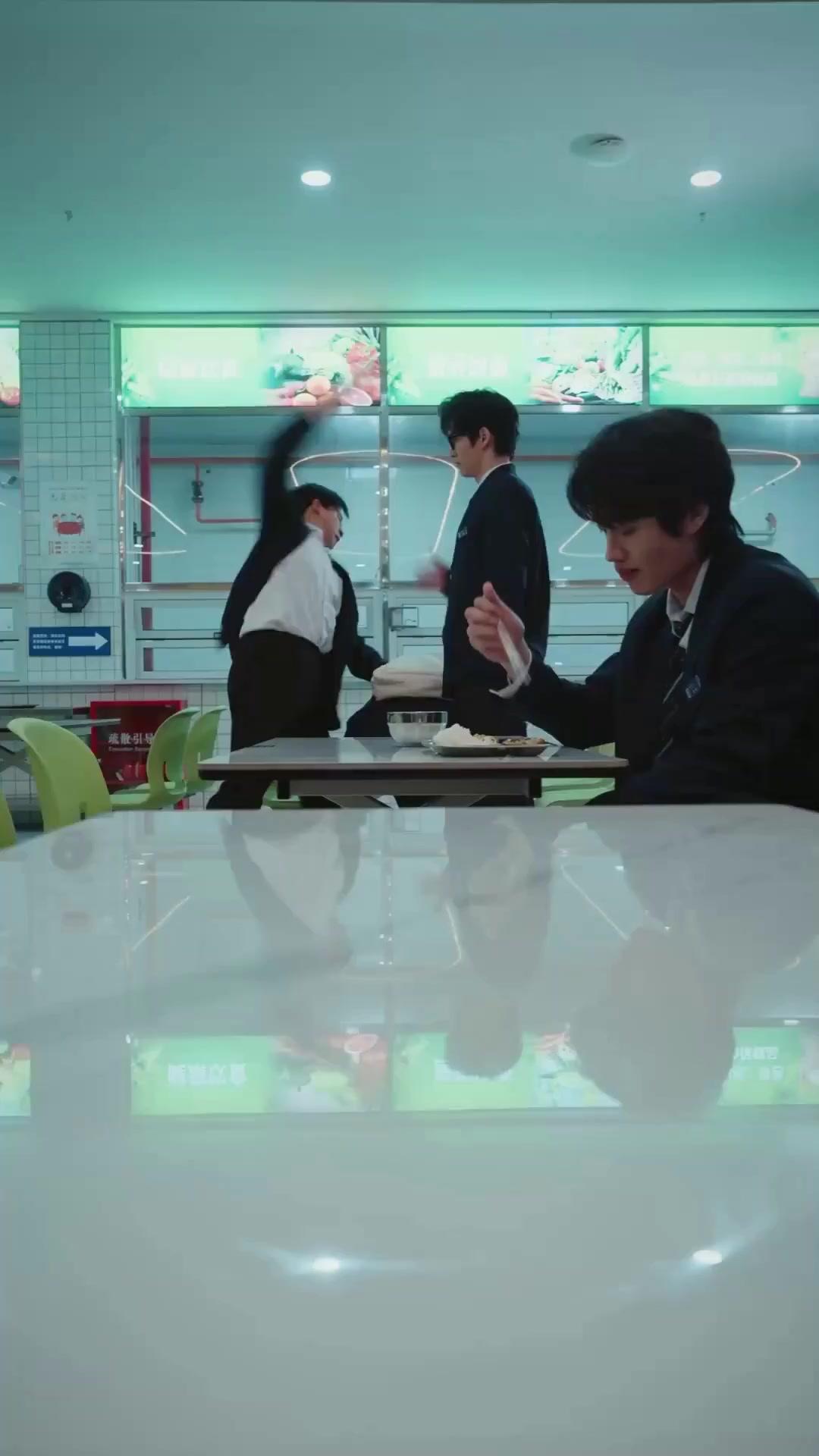 (مدبلج) الطالب المنتقل الأسطوري