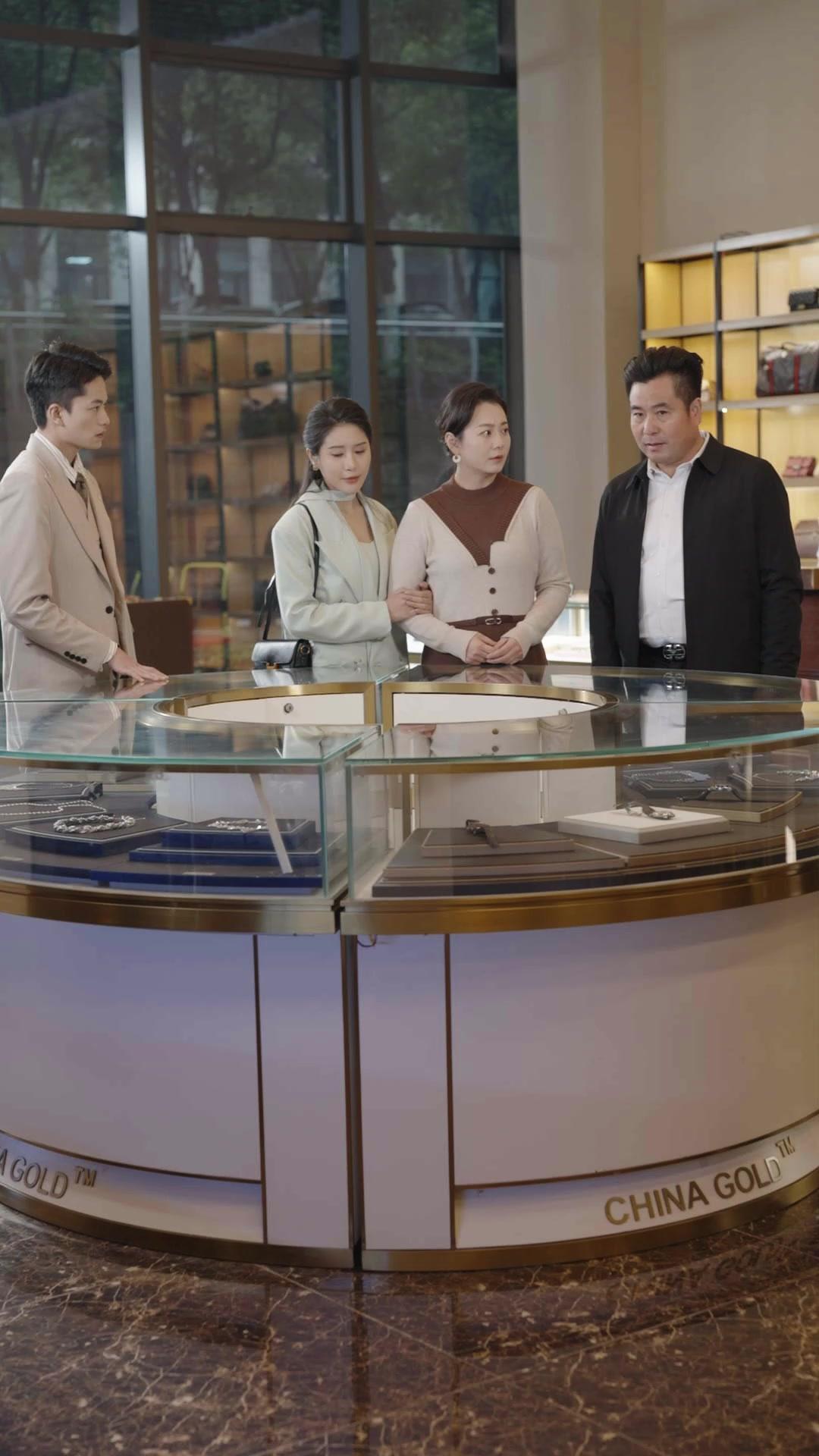 Aile Yemeğinde Masayı Devirdim