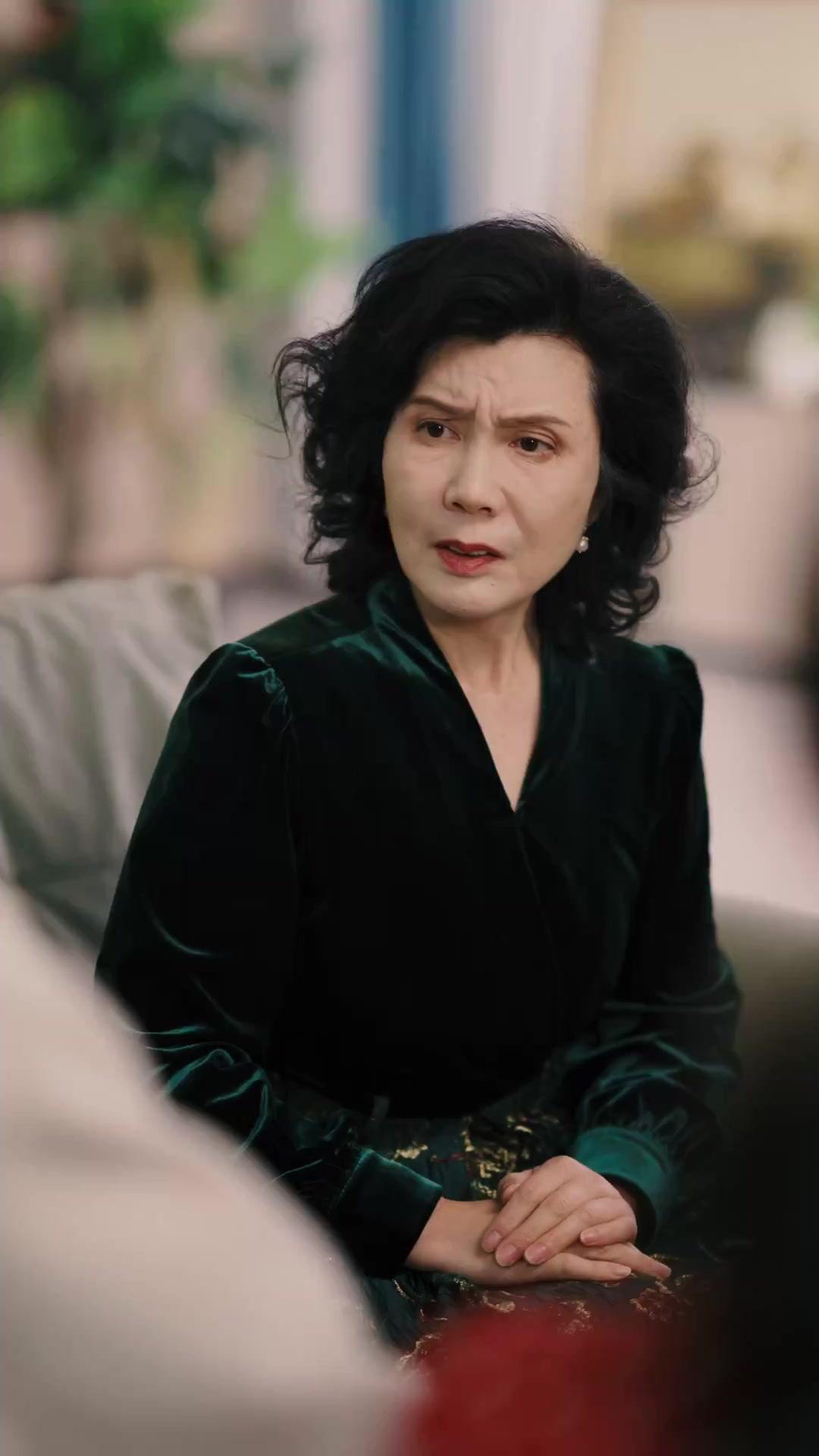 Reborn at 70: Granny's Ultimate Payback