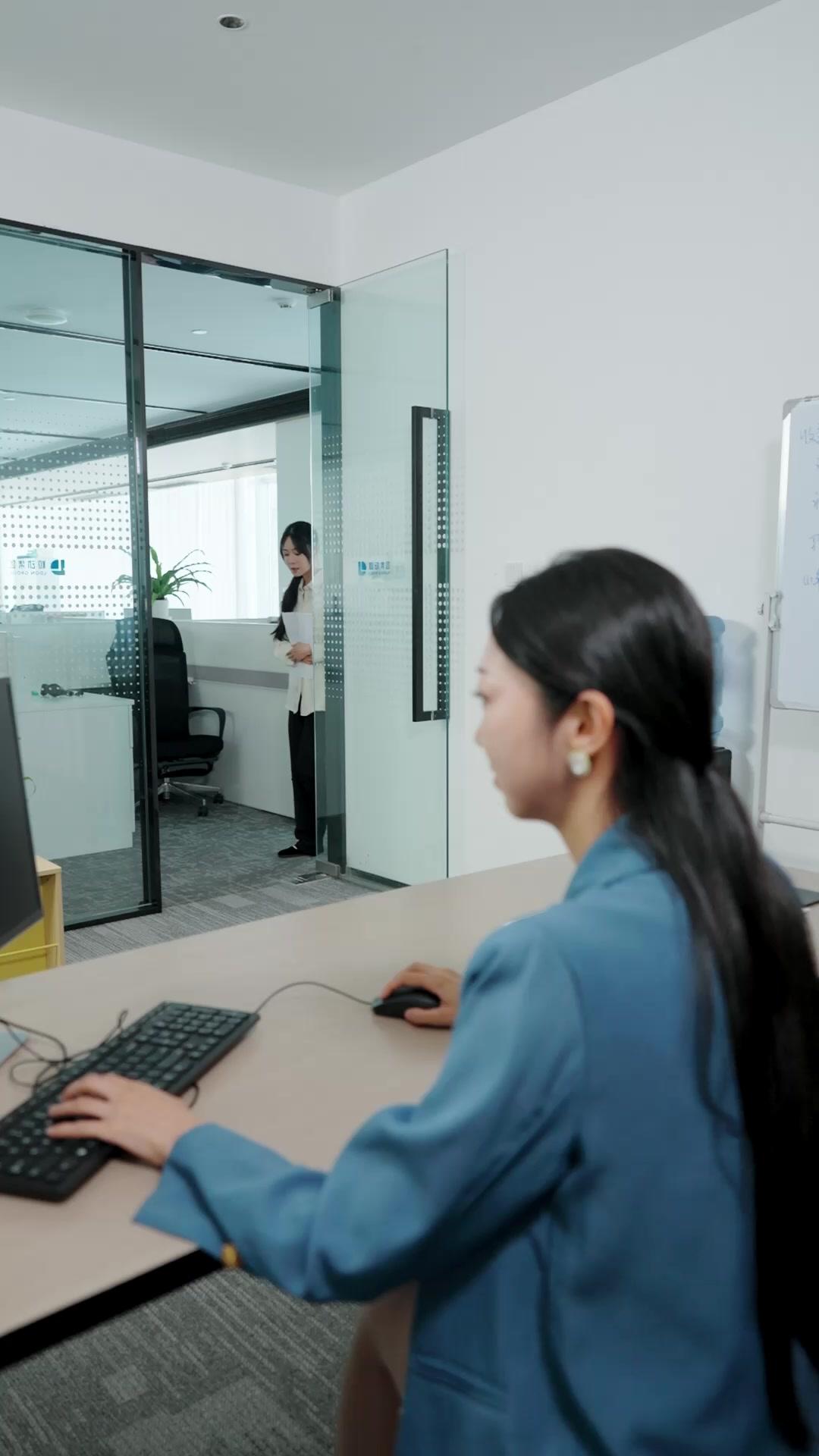 หลังกำแพง ฉันไม่มีครอบครัว