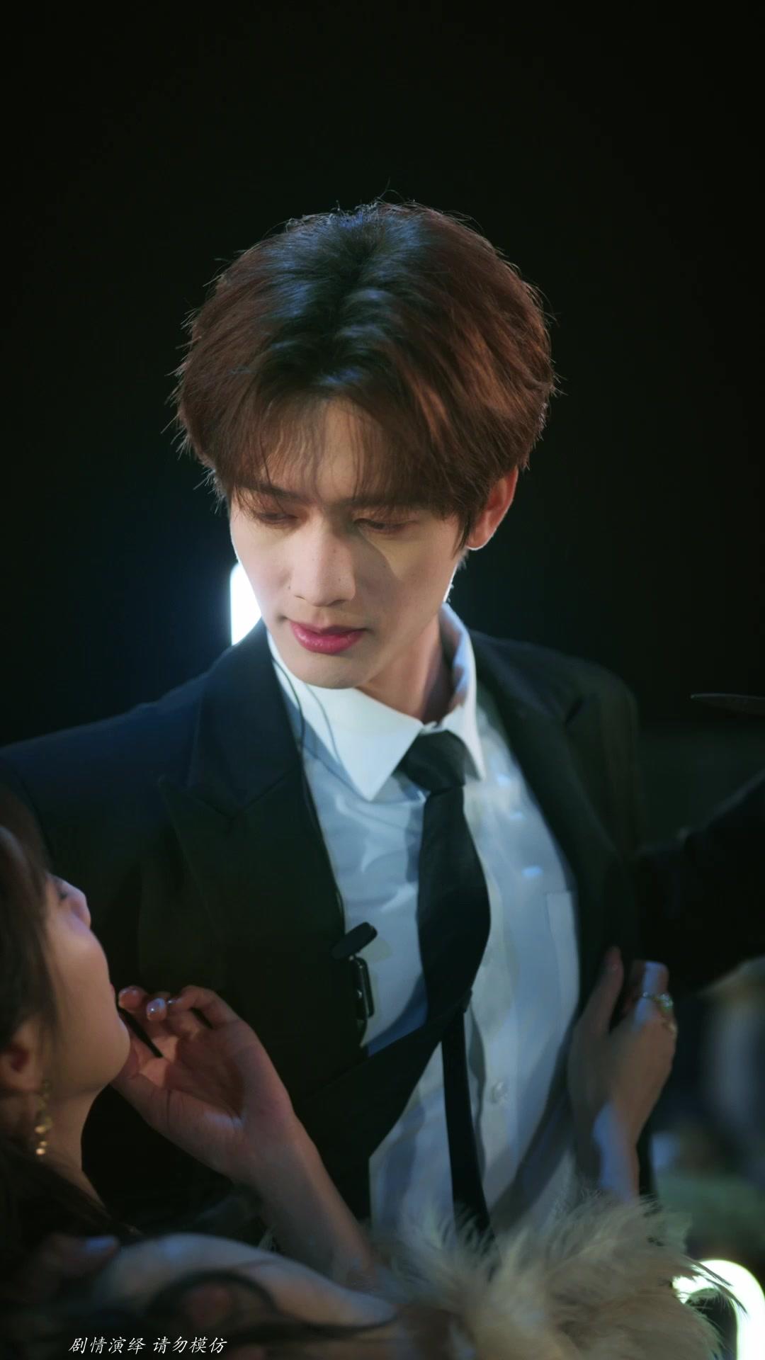 靳先生的謊，應小姐的夢