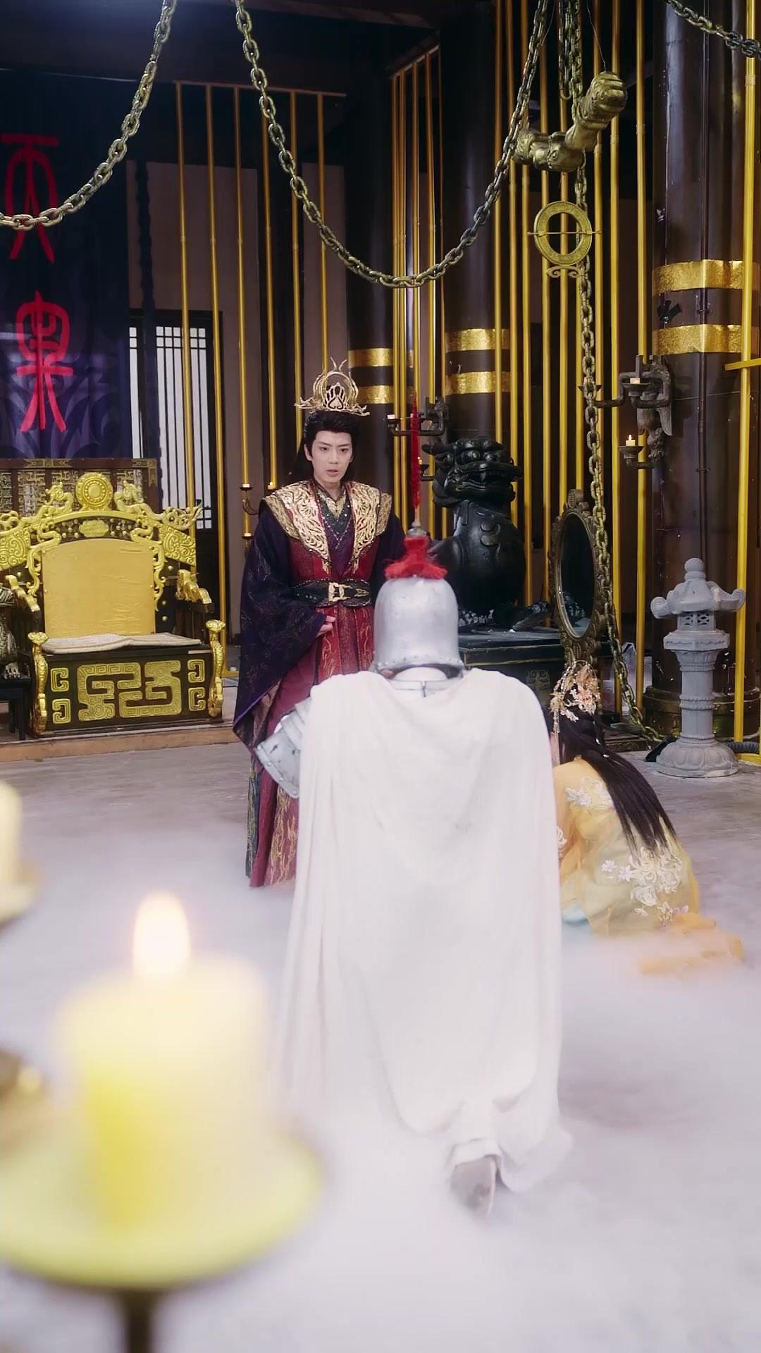 Sonho Escamoso Entre Nuvens