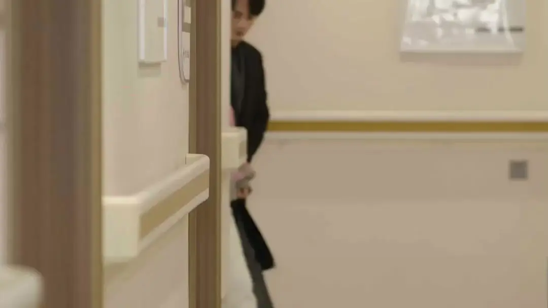Wrong Kiss, Right Man: The Elevator Button That Changed Everything