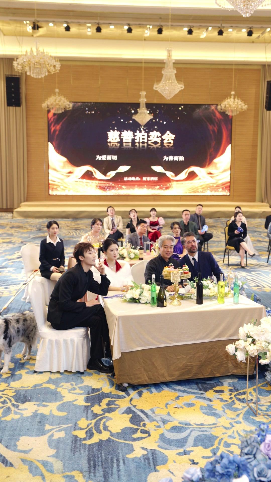 Taklukkan CEO Cantik yang Dingin