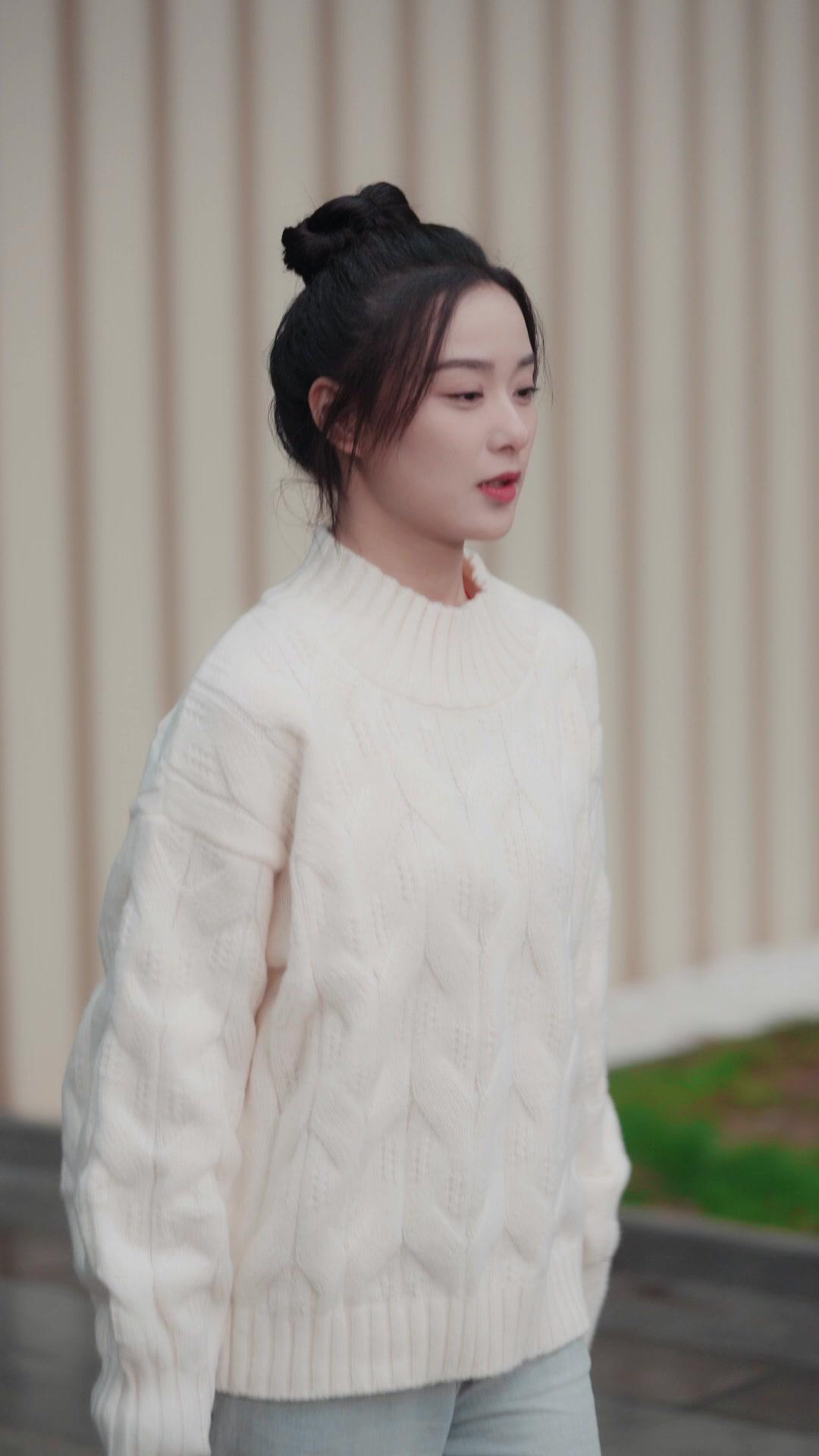 Boss Jatuh Cinta pada Pembantu