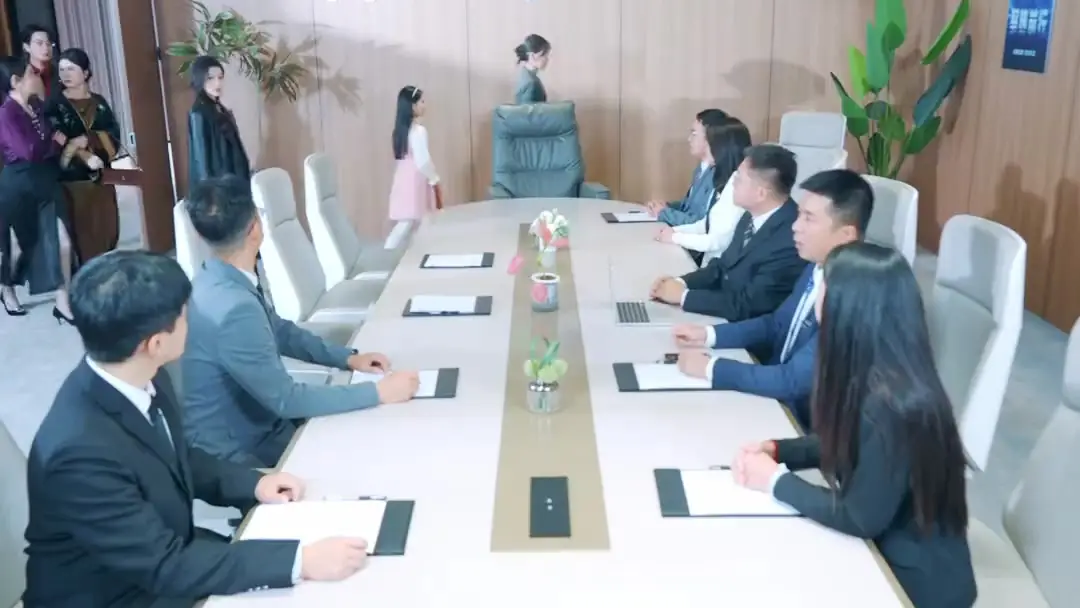 (Dublajlı) Gerçek Anne, Sahte Anneyi Parçalıyor: Masada Bir Kırılma Noktası