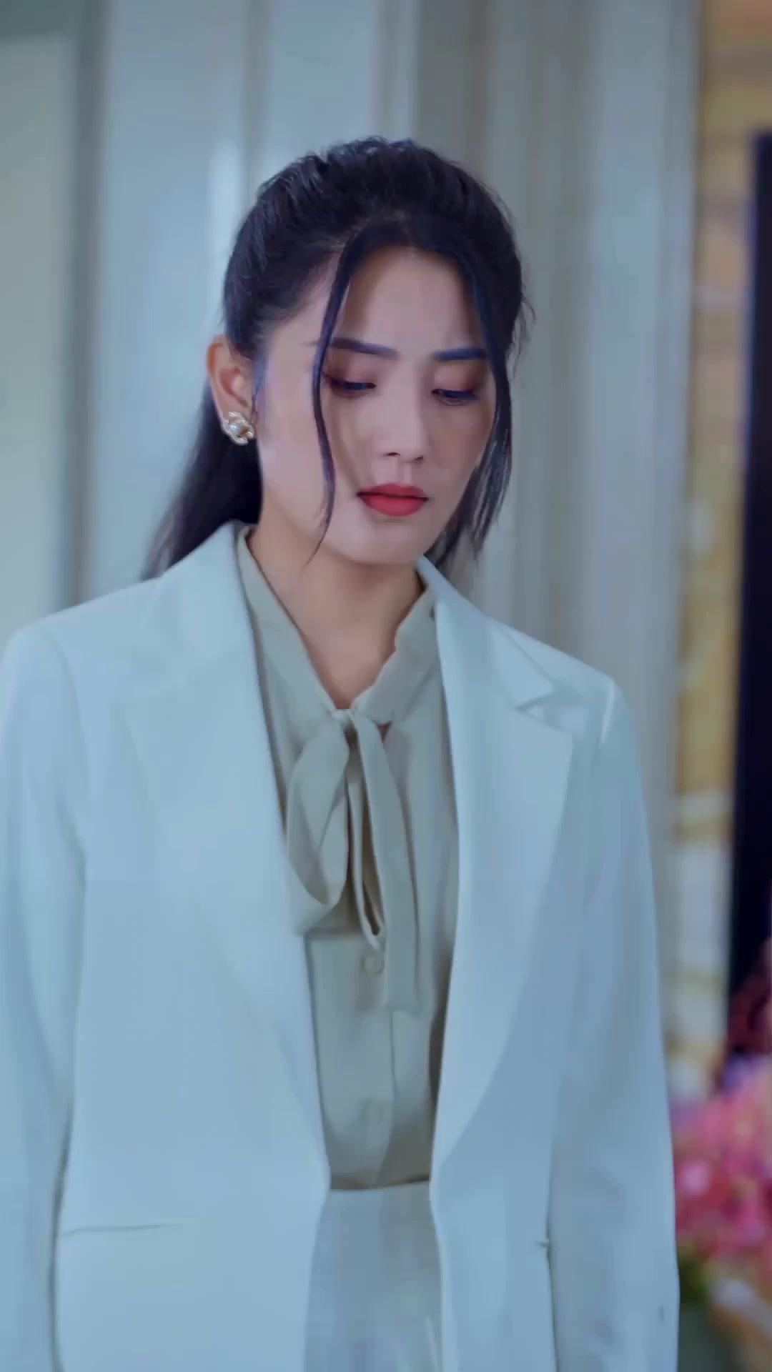 Ẩn Long Ngạo Thế