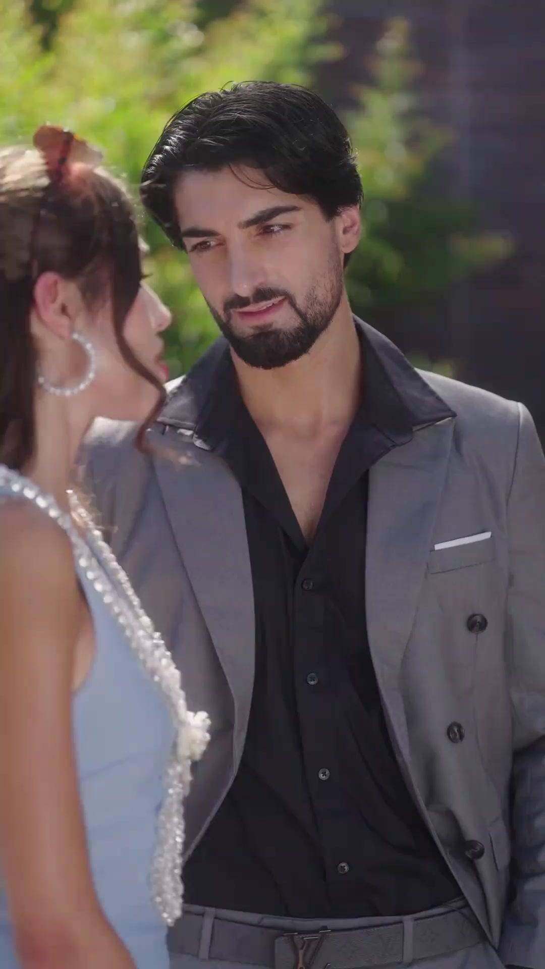 (Dublagem) Rostos Iguais: Quem é a Verdadeira Noiva?