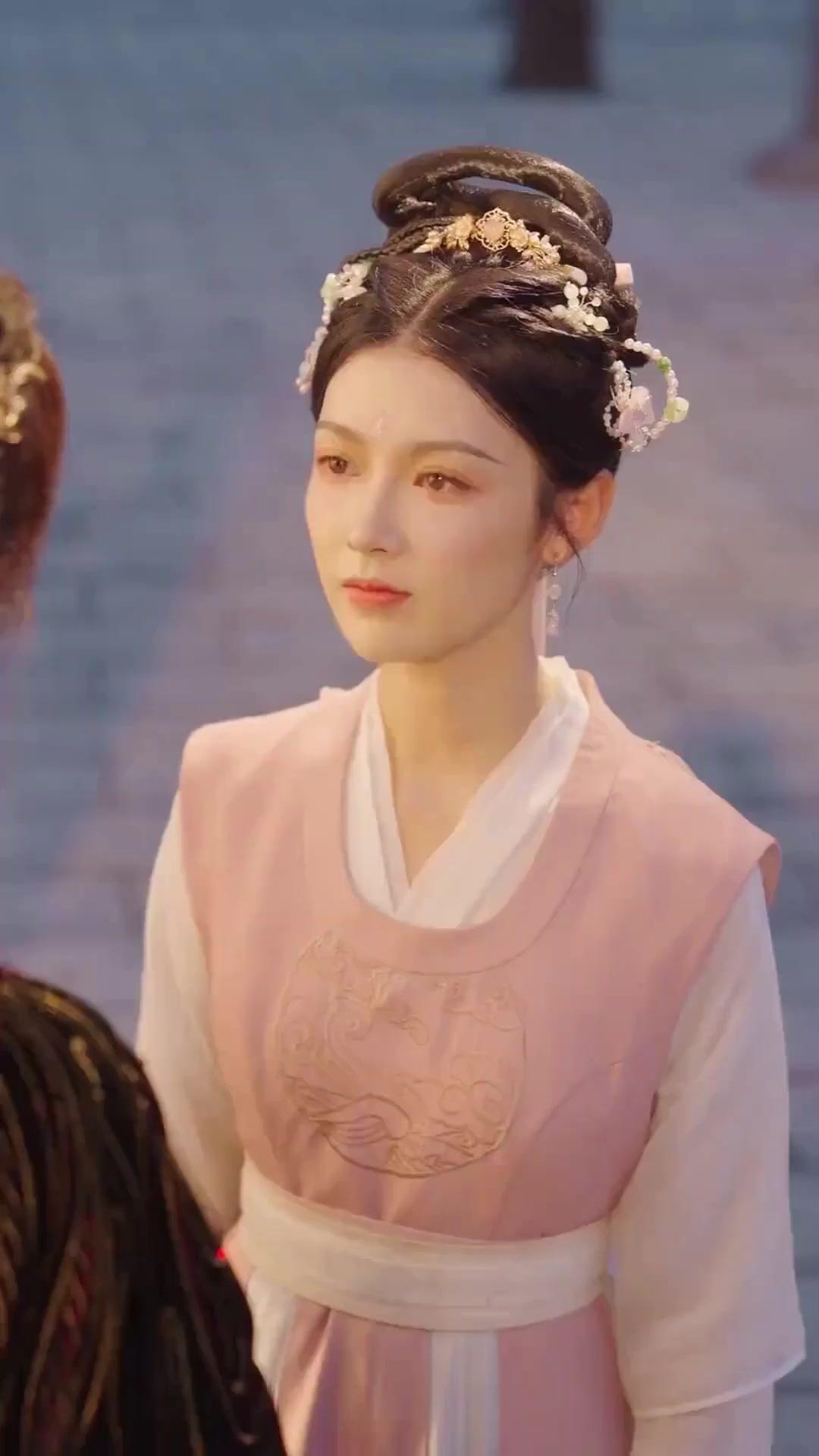 (Doublage) DU NÉANT, L'IMPÉRATRICE