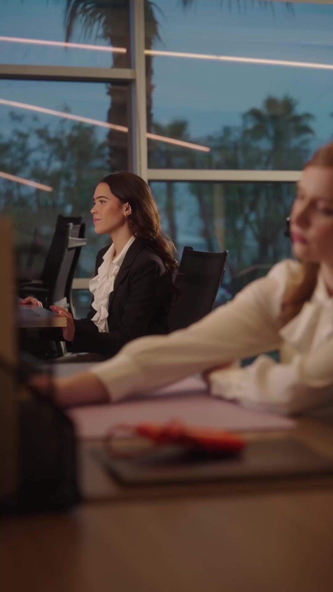 CEO Yang Menginginkan Anak (Sulih suara)