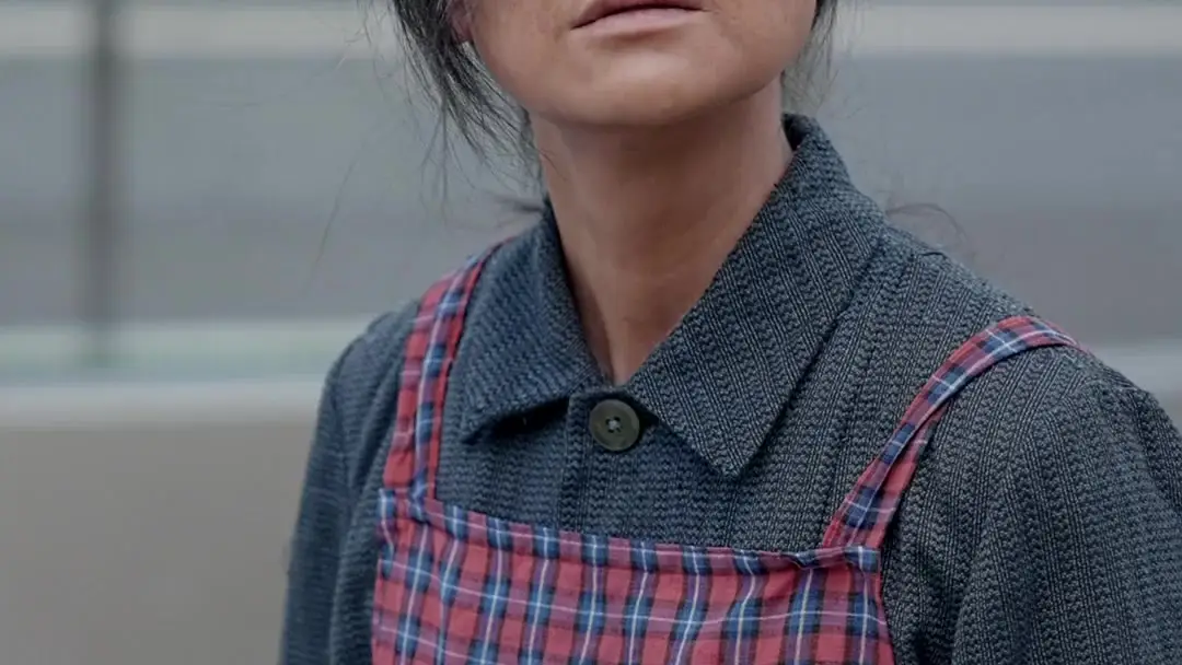 The Most Beautiful Mom: When the Catering Cart Meets the Starlit Aisle