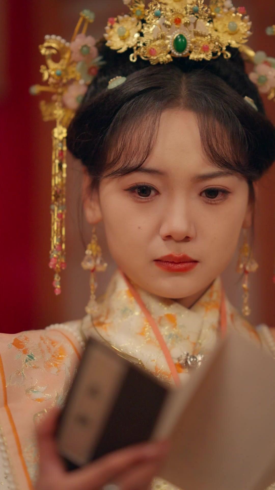 De la traición al trono