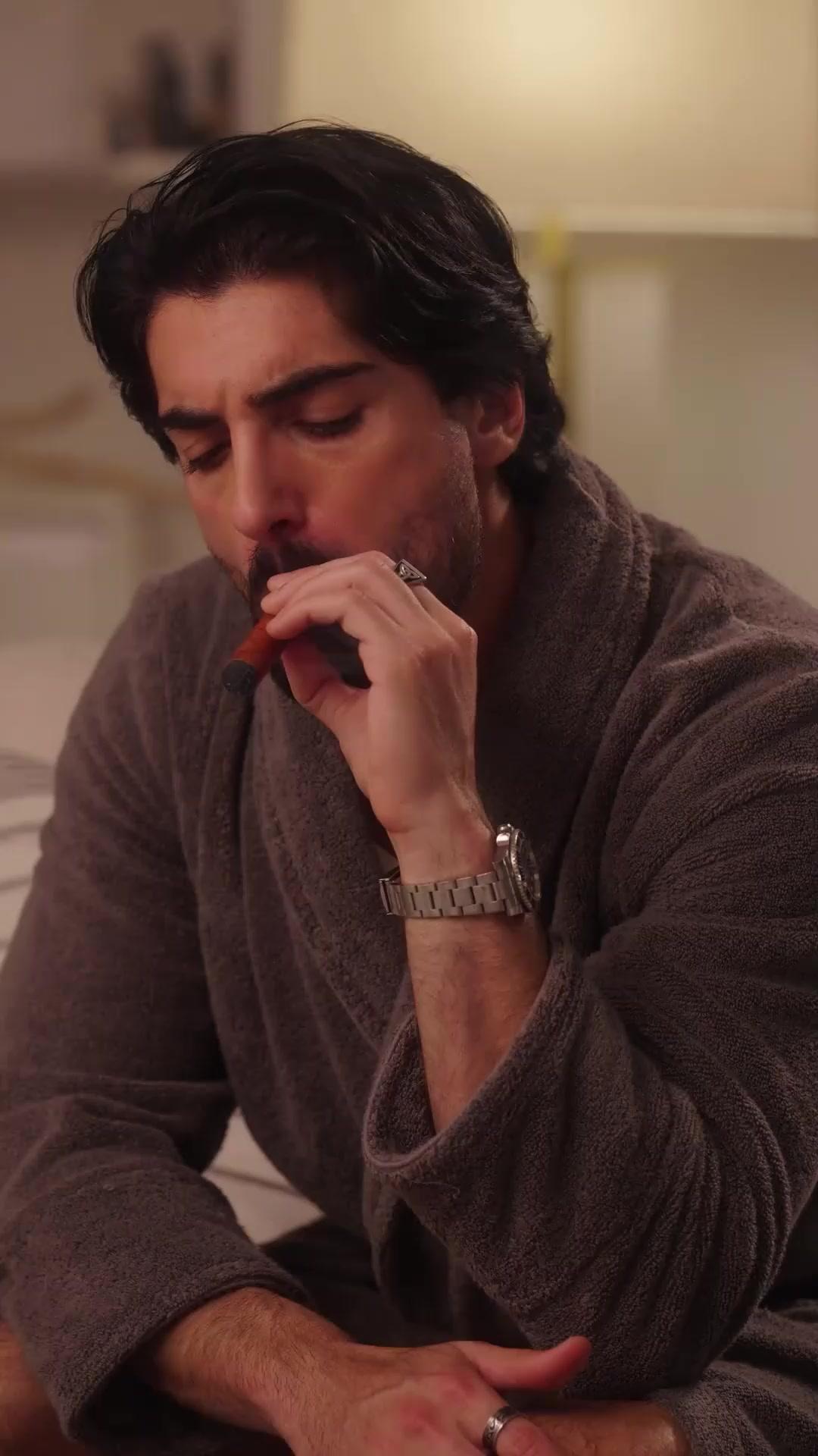 (Dublagem) Rostos Iguais: Quem é a Verdadeira Noiva?