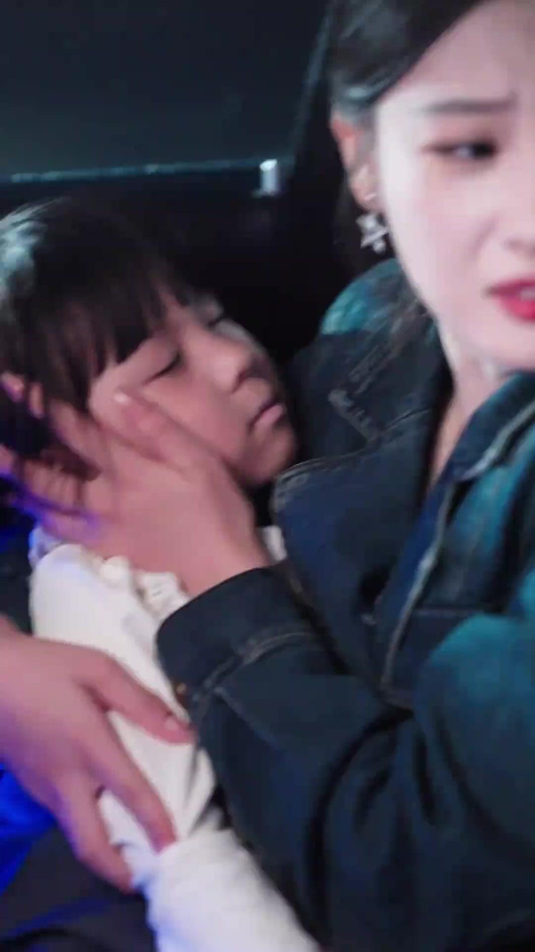 Mamá no es una damisela inocente