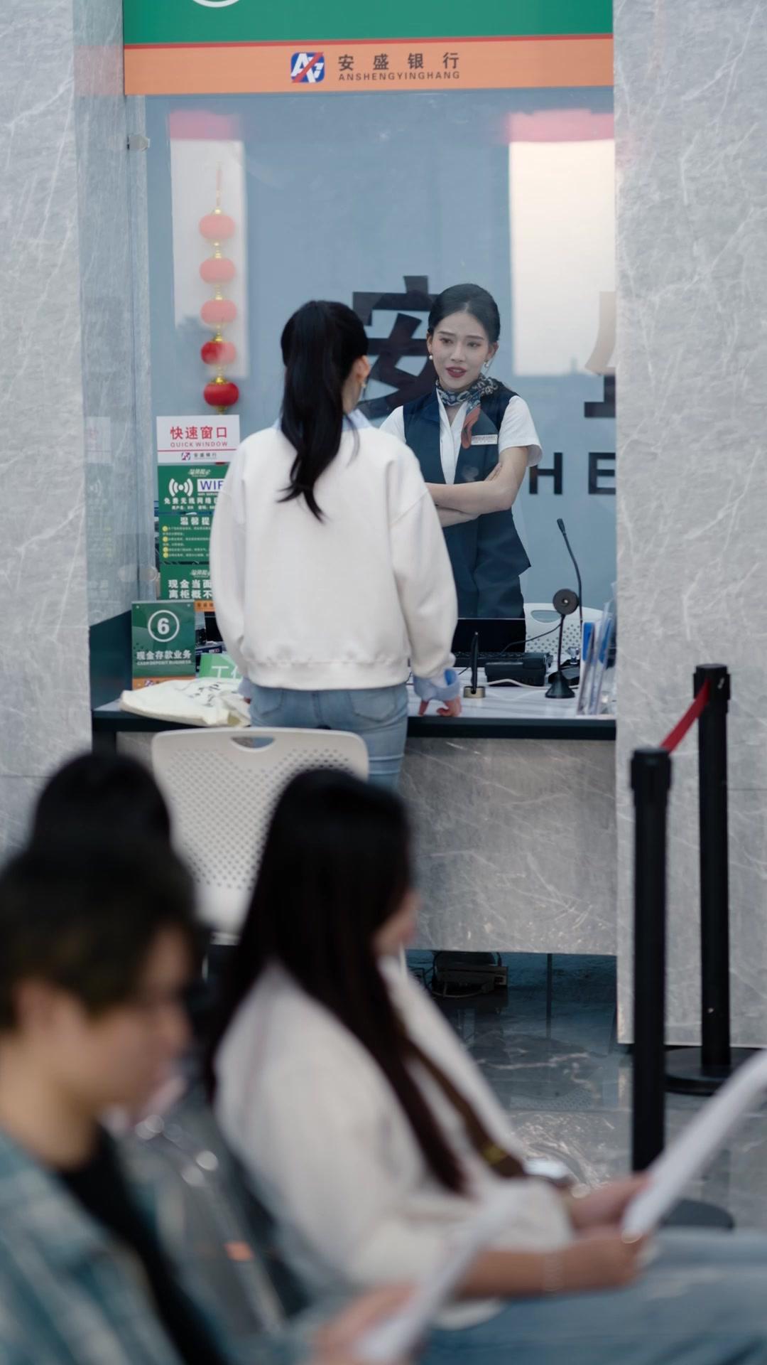 Zwei Gesichter der Menschlichkeit