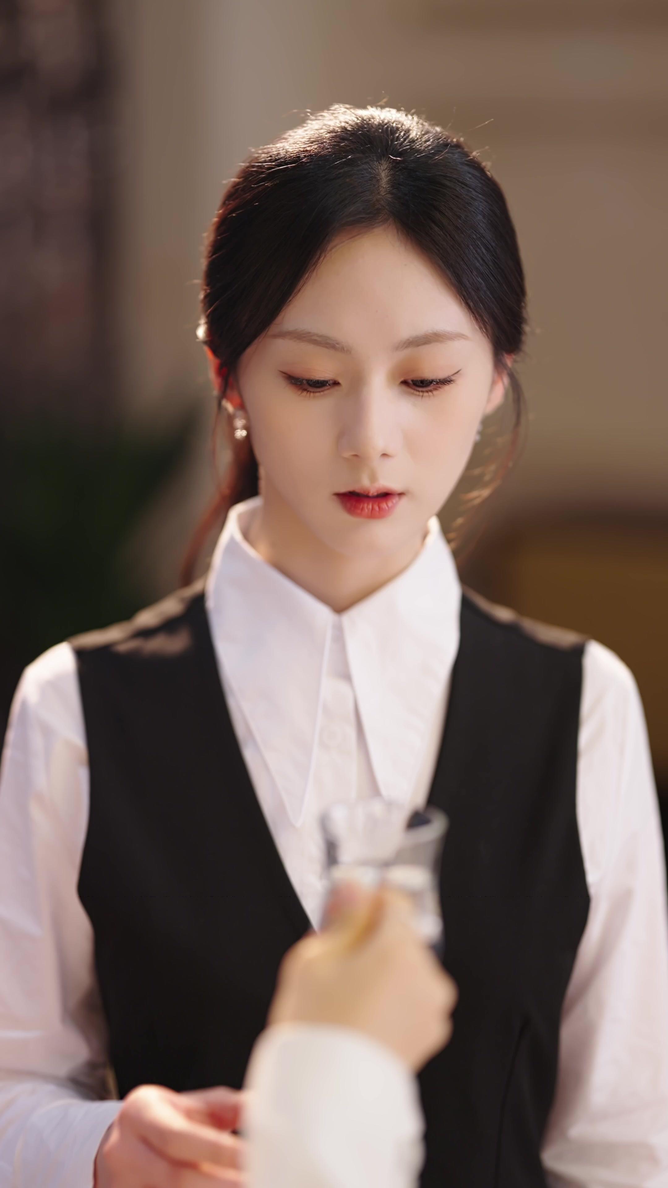 Efetivada e Grávida de Trigêmeos do Chefe