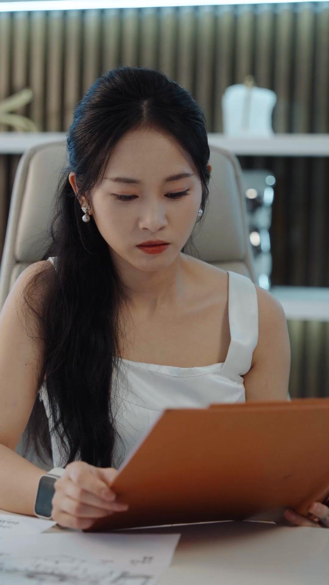 Reborn as the Tycoon’s Vengeful Bride