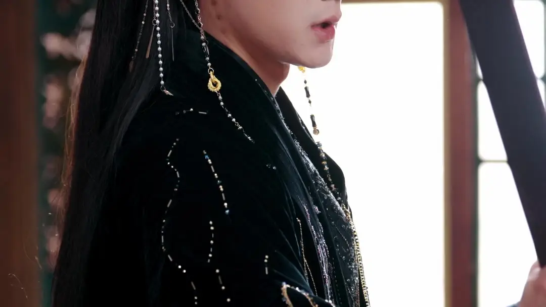 공주의 생존법 ep-1: 검은 왕관 아래 숨은 눈물