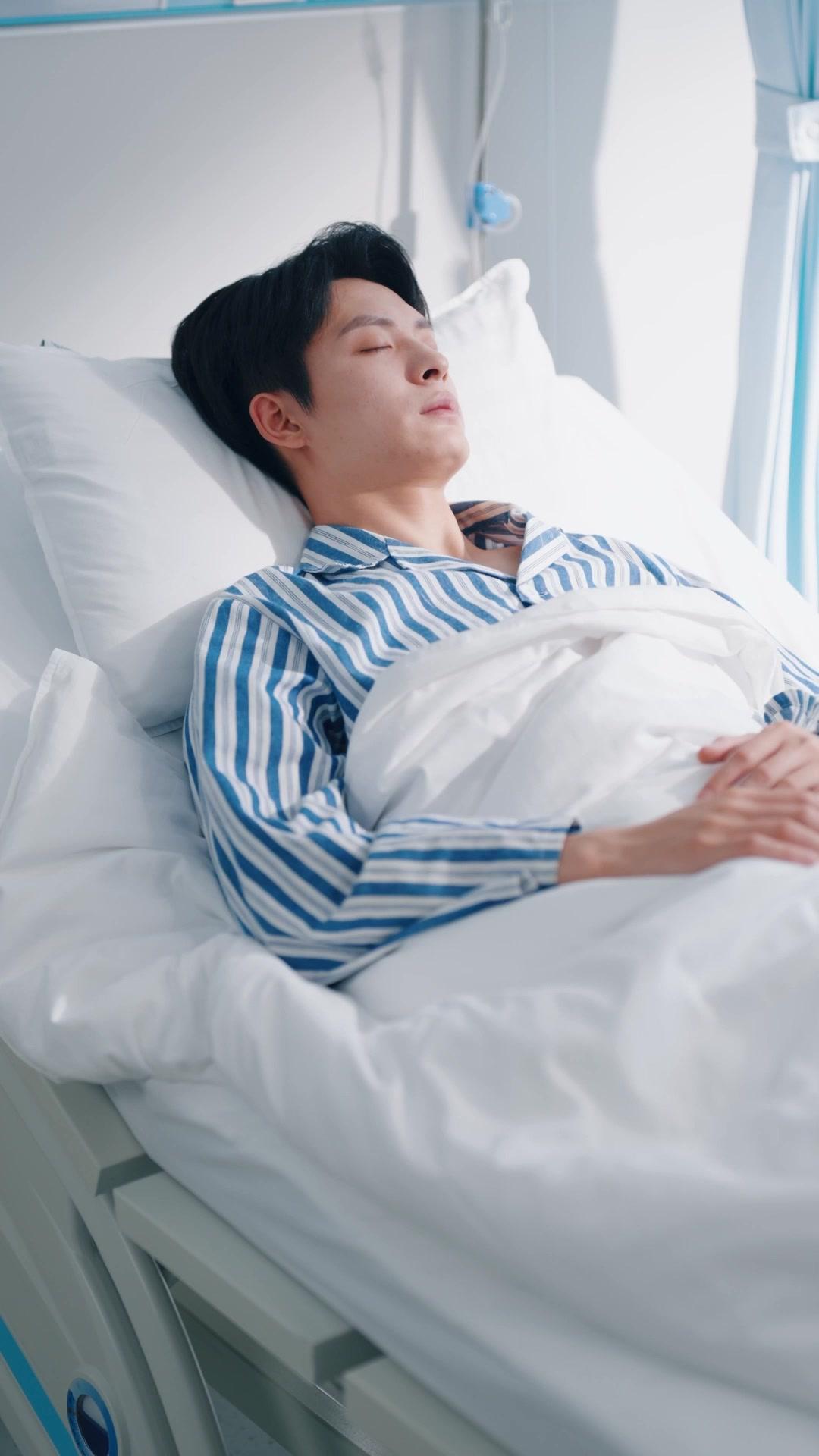 5 Years of Love? He's Clueless! 