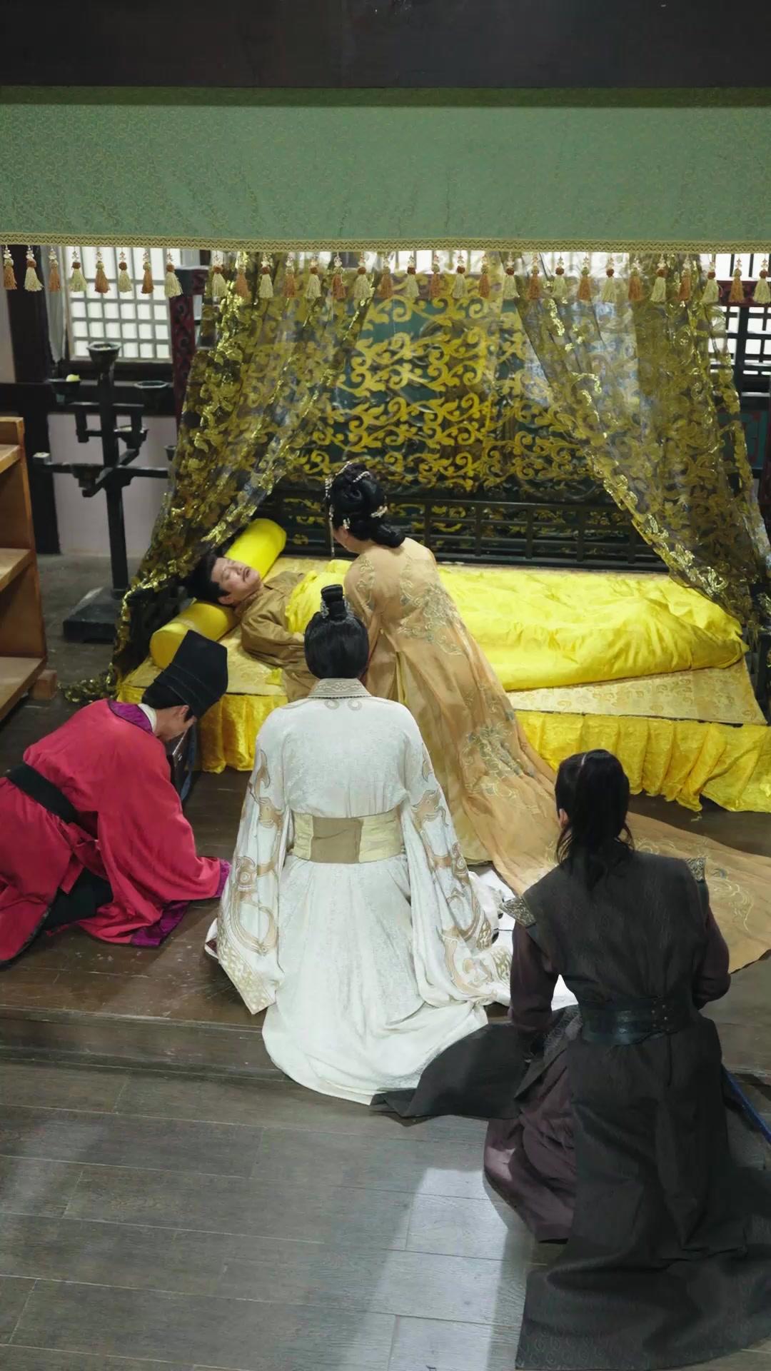 Kue Kenari Pembawa Berkah