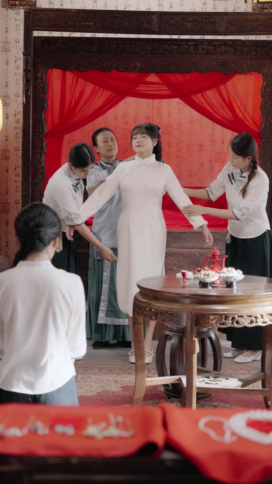 L'AMOUR PIÉGÉ DES JUMELLES