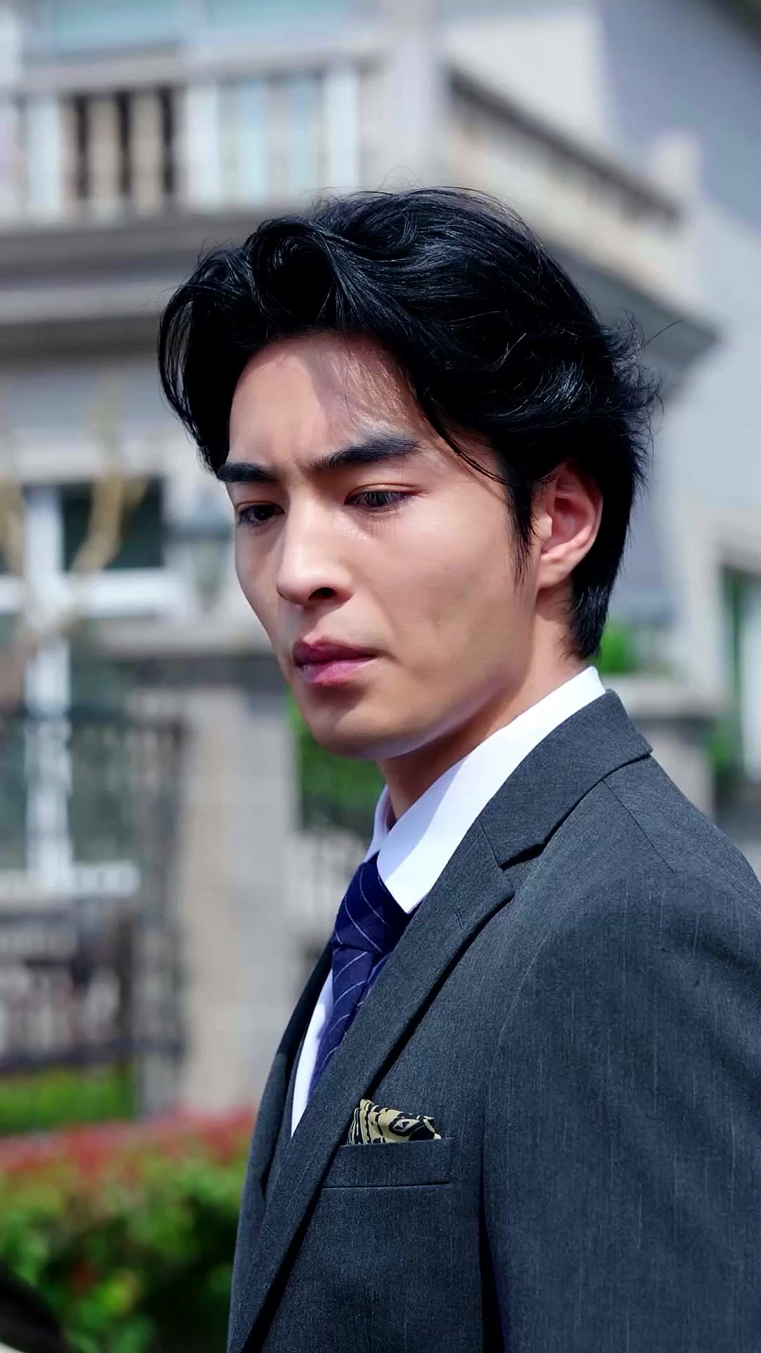 ทำไมสามีฉันเป็นมหาเศรษฐีล่ะ