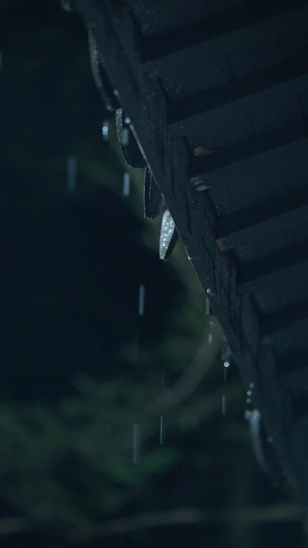 Karlı Cang Dağı Güneyi Aydınlatıyor