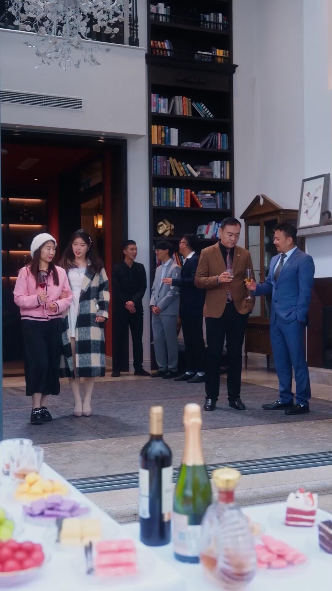 Menyalalah, Ibu Agen Spesial