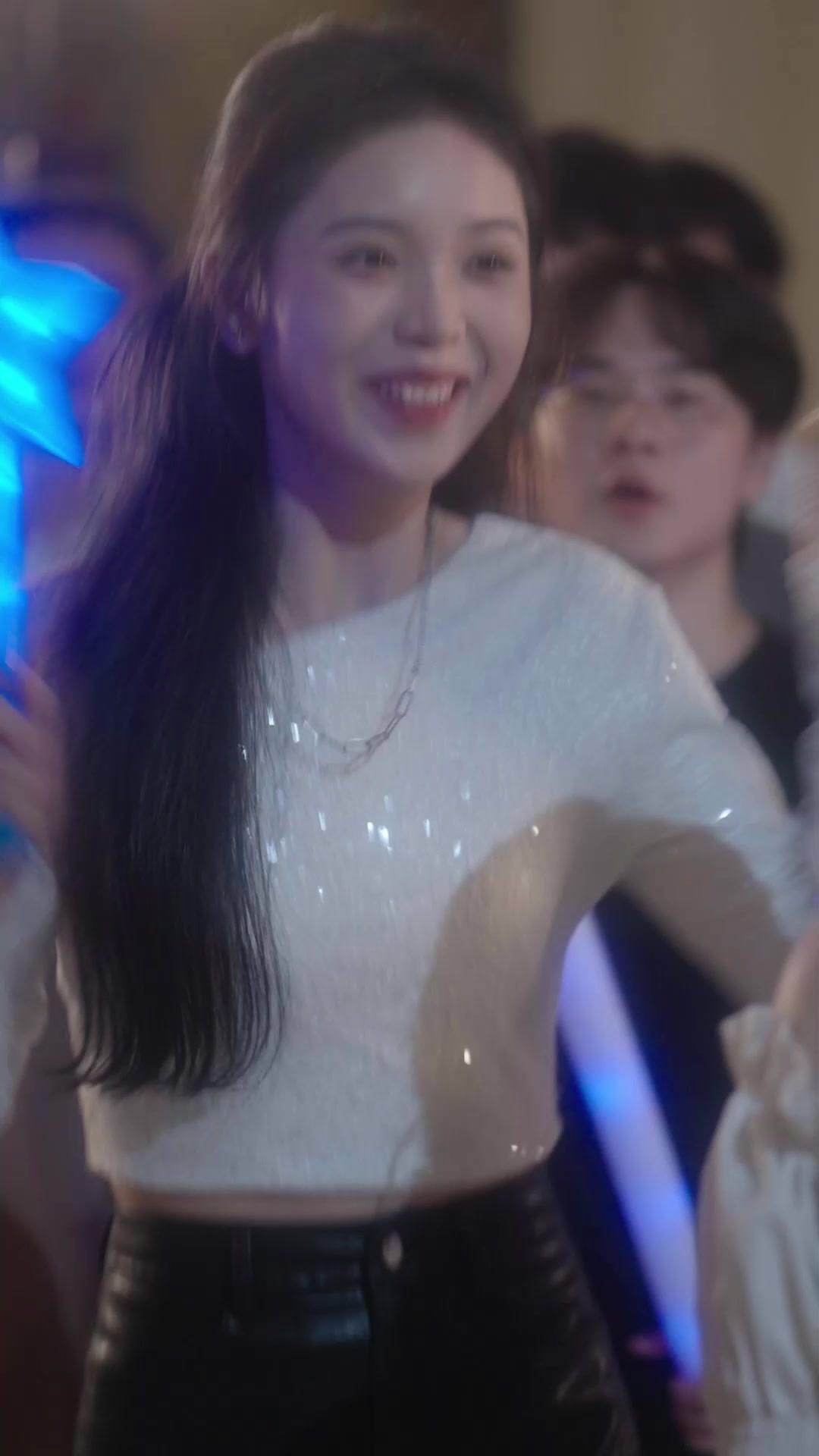 Nueva profesora: bella e imponente