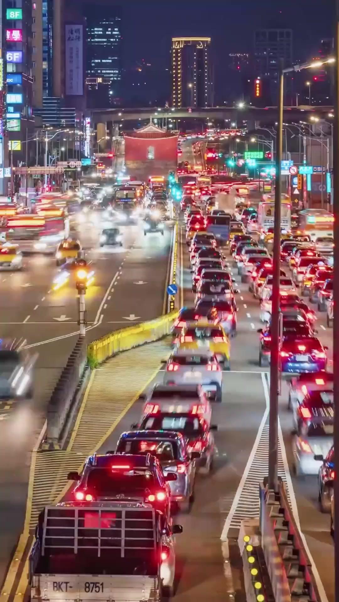 MON MARI A PRÊTÉ LA VOITURE À SON EX