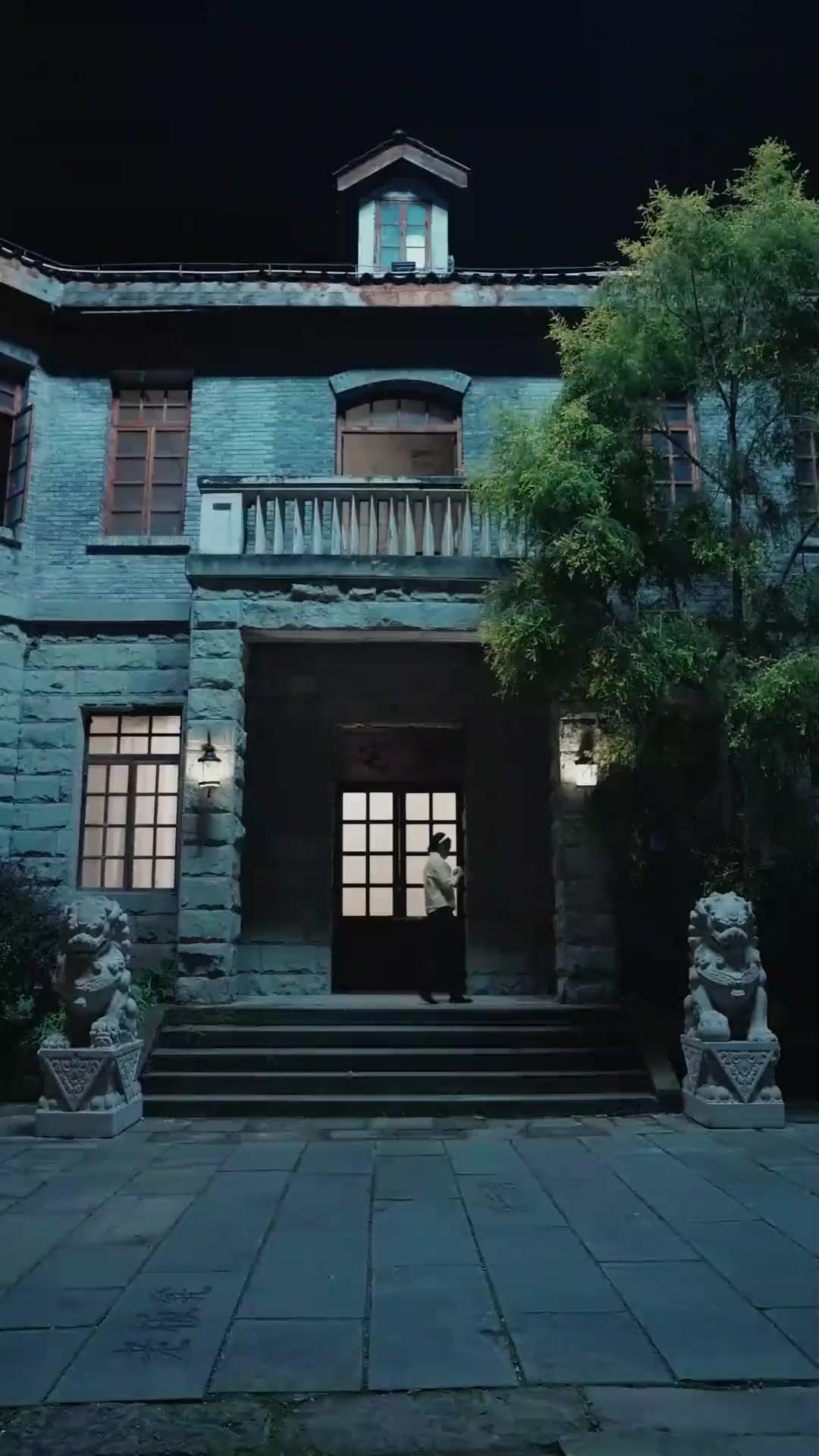 (Dubbed) Fashion Queen? But in the 80s!