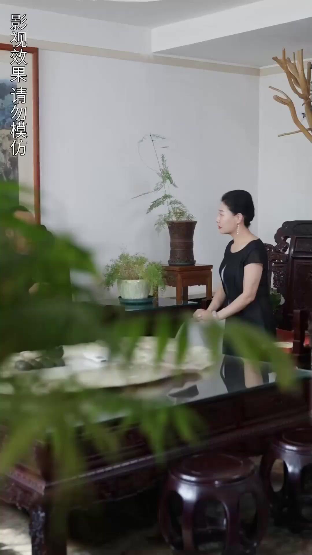 Setelah Putus, Aku Jadi Kekasih Pamannya