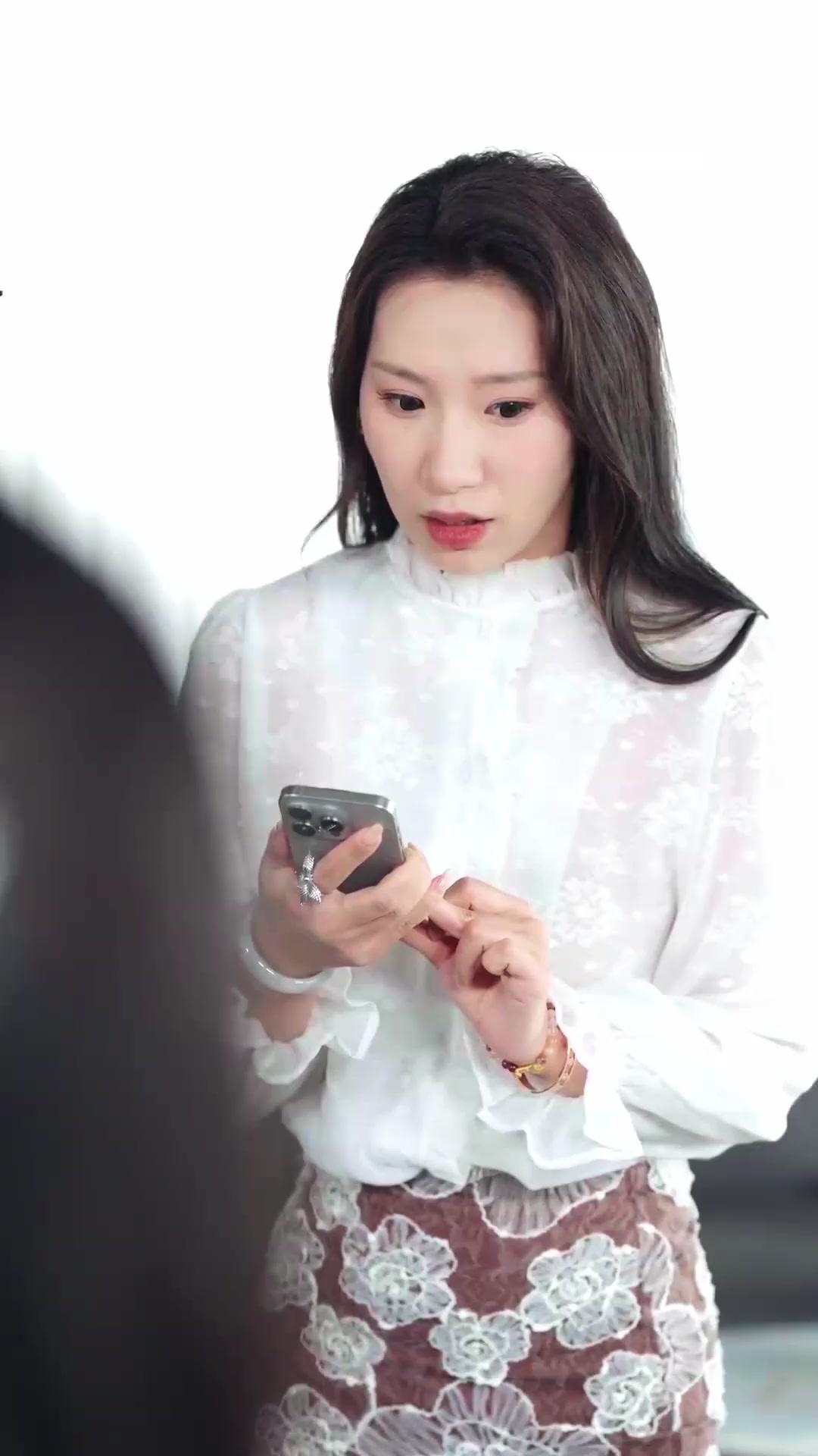 (Doblado)La reina empresarial tiene ocho años