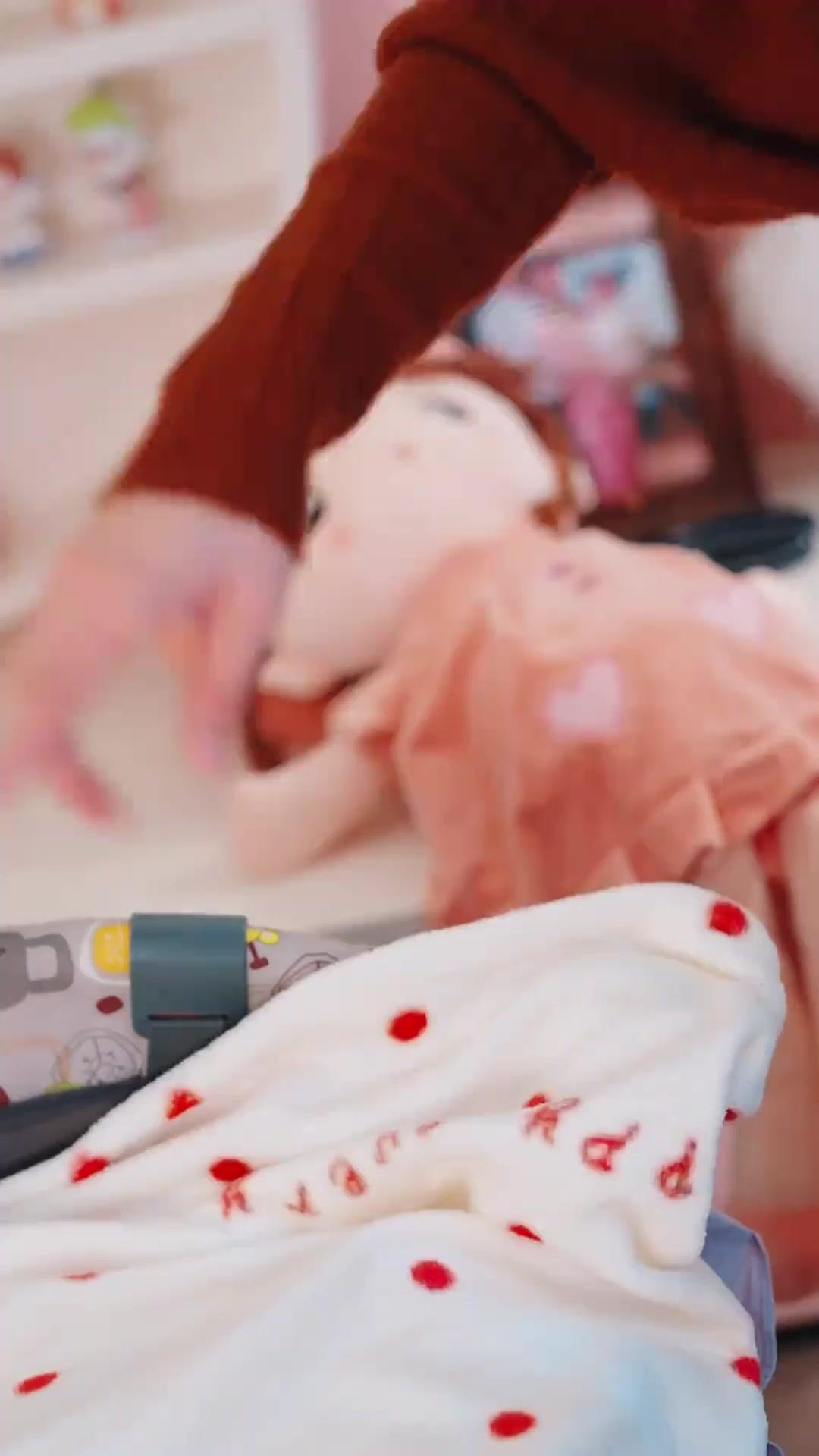 (吹き替え) 冷蔵庫の中の少女