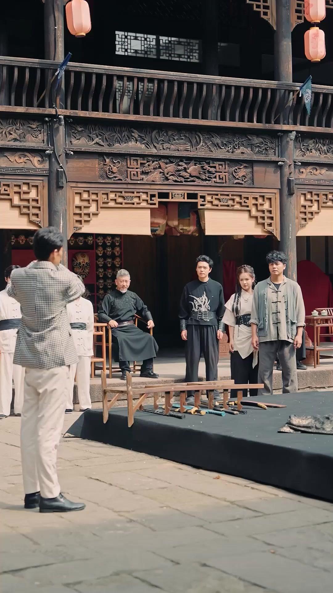 (Sulih suara)Tukang Sapu,Penguasa Arena