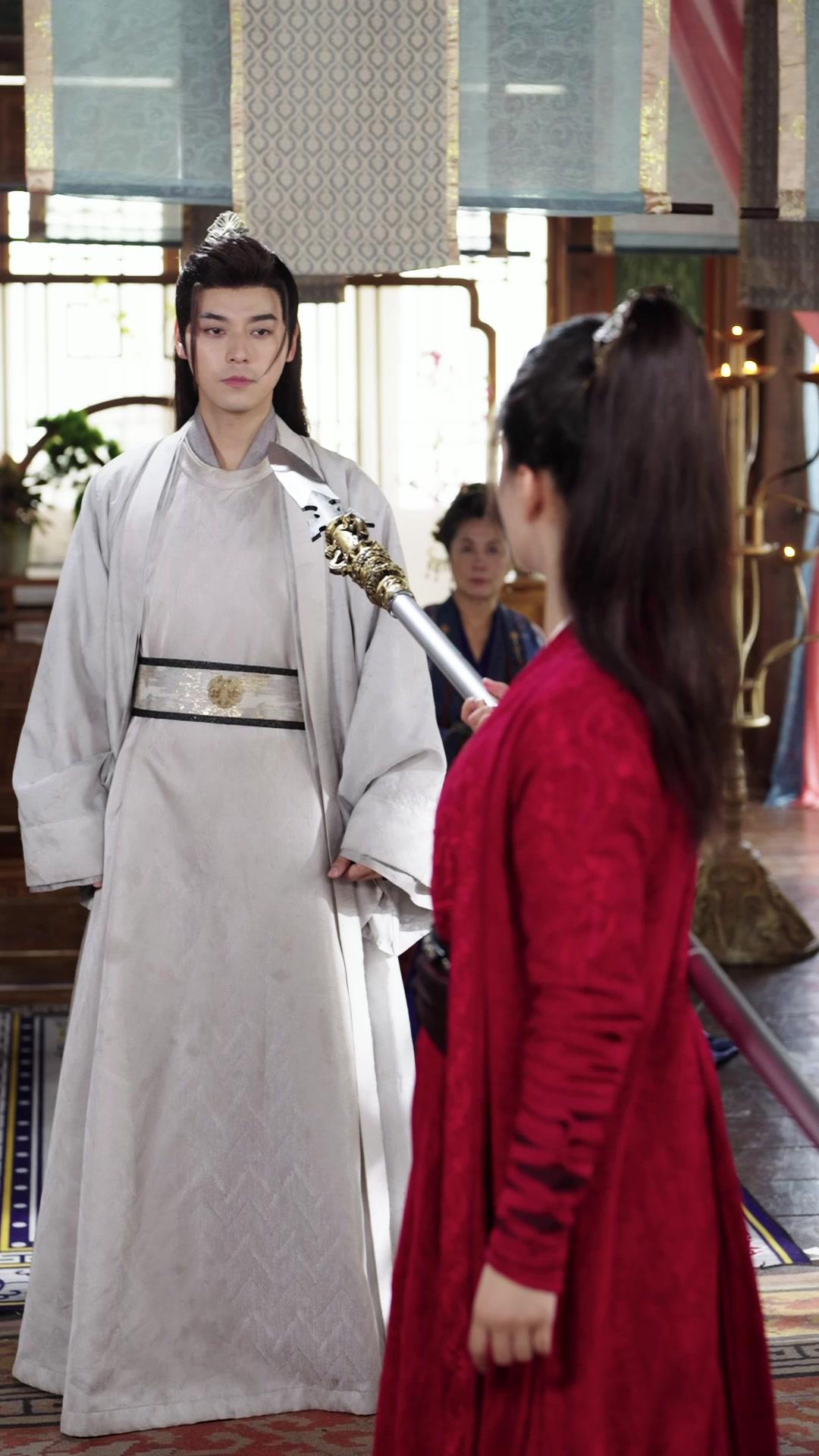 My Stepsisters Spoiled Me into a Legend