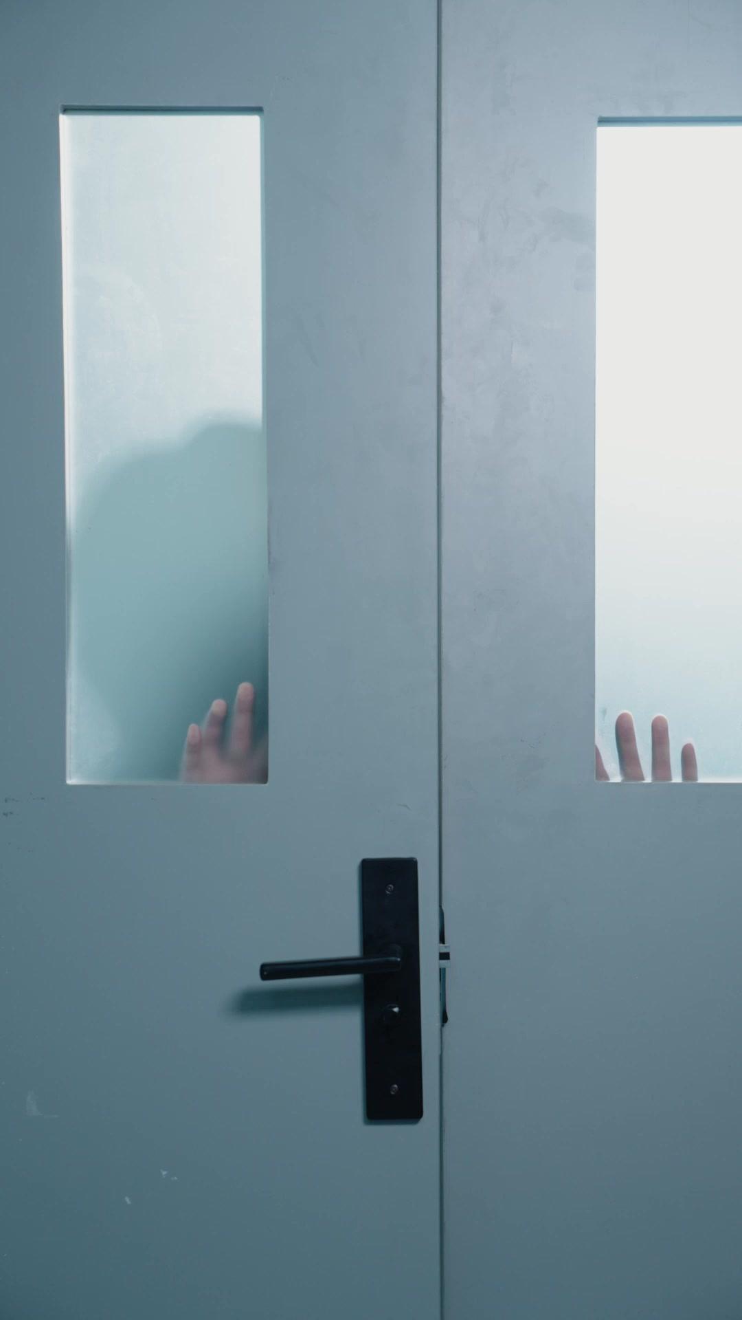 Reborn to Uncover the Killer