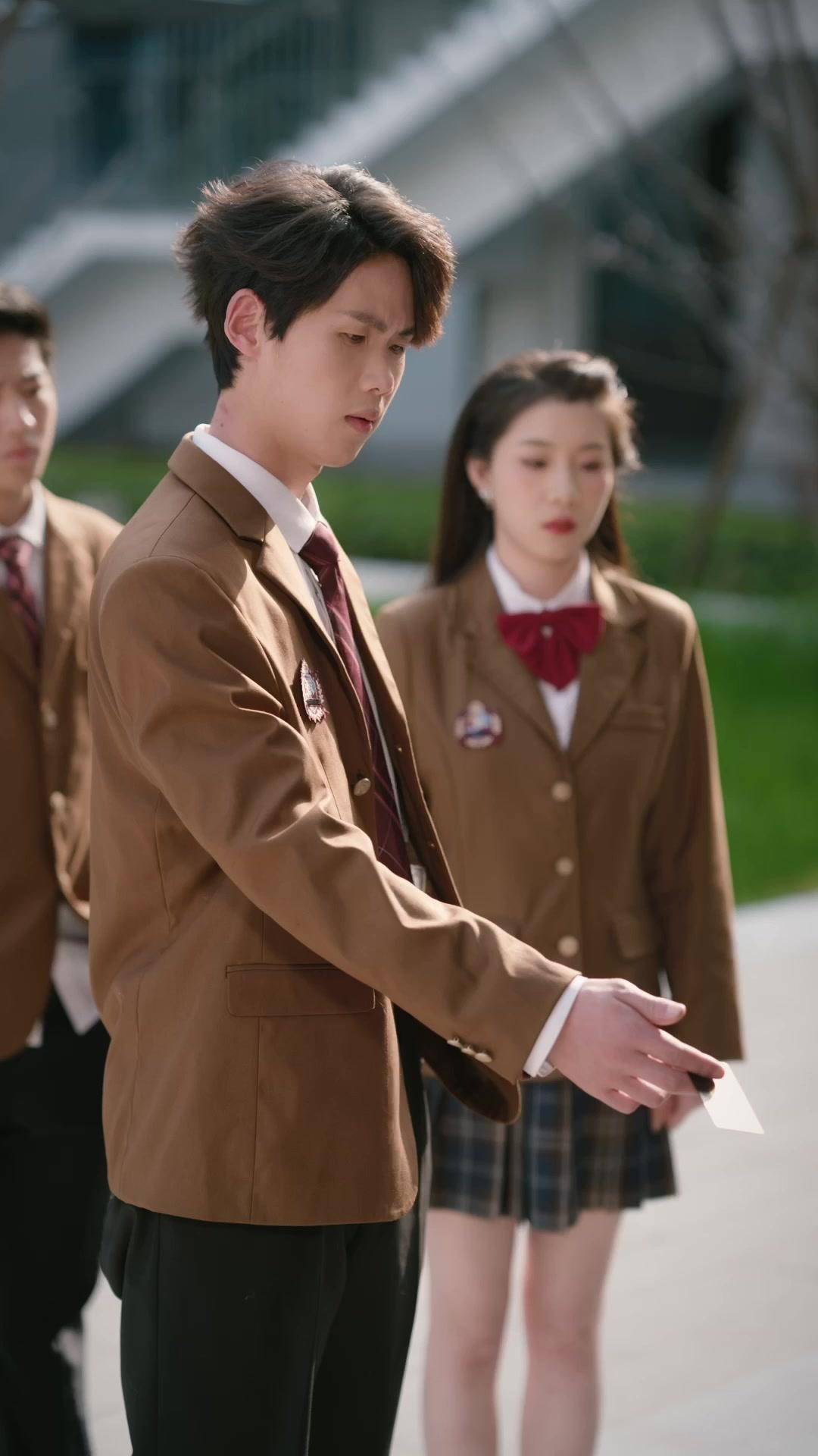 Ona Yaklaşmak İstedim